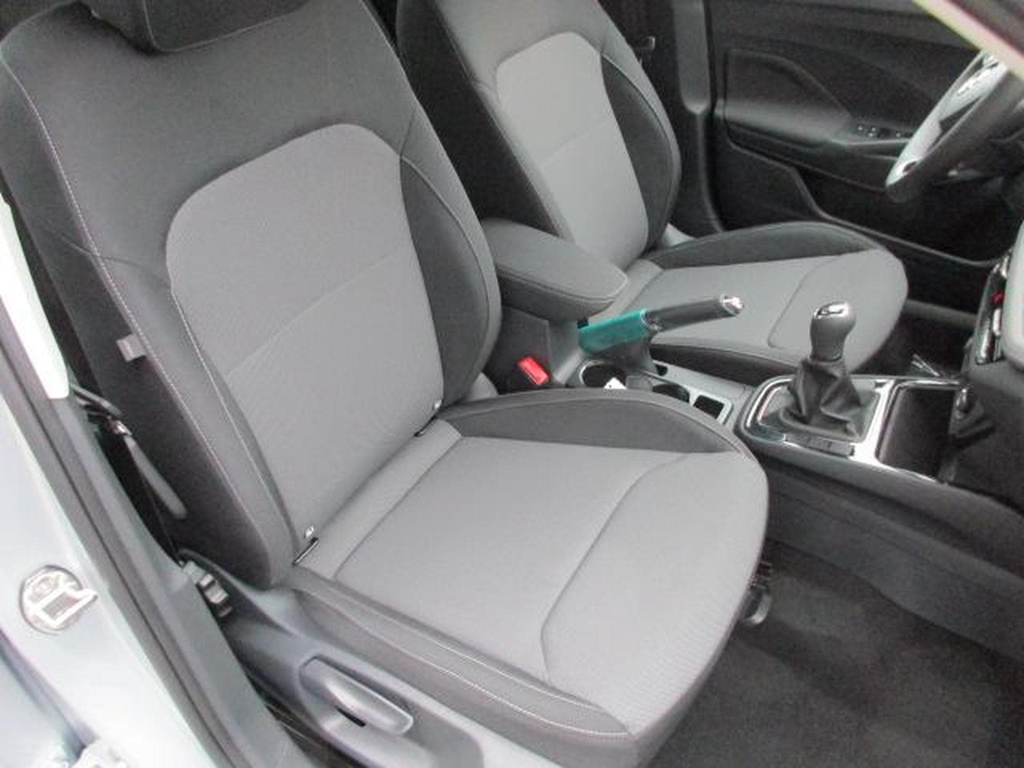 Skoda Fabia Selection 1.0 TSI (2024) - Foto 6