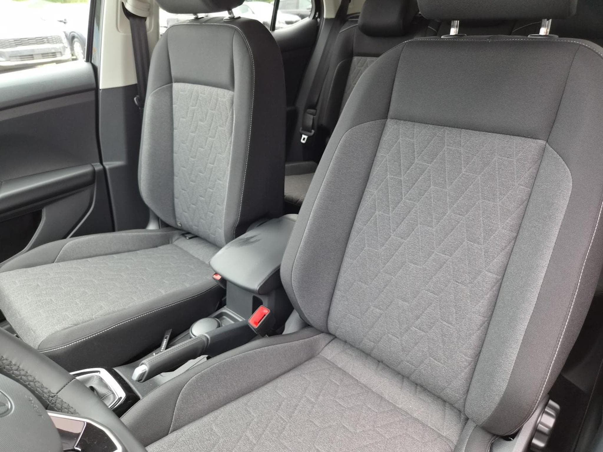 VW T-Cross 1.0 TSI 116PS (2026) - Photo 14