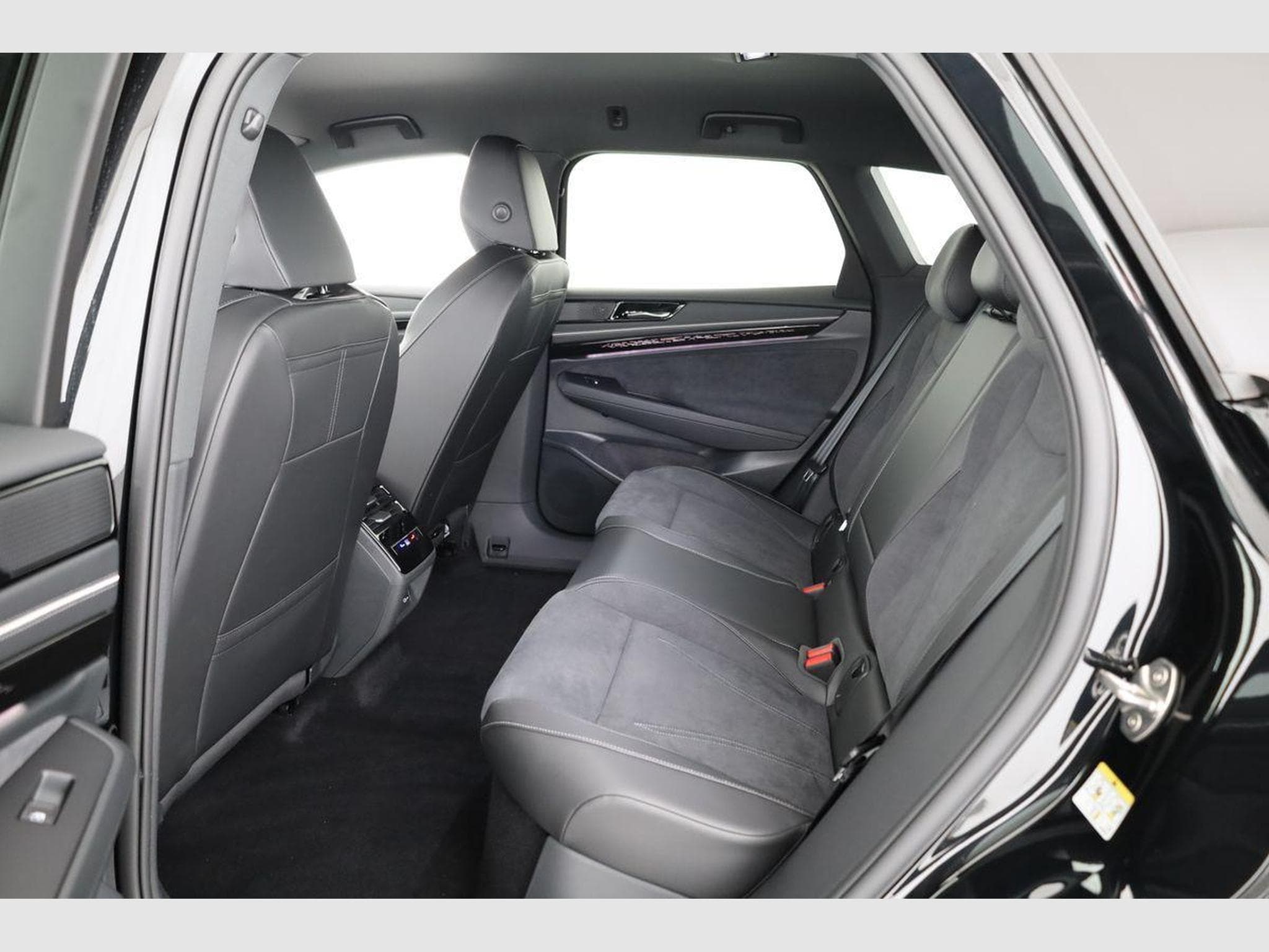 VW ID.7 Kombi Pro 210 kW (2026) - Photo 10