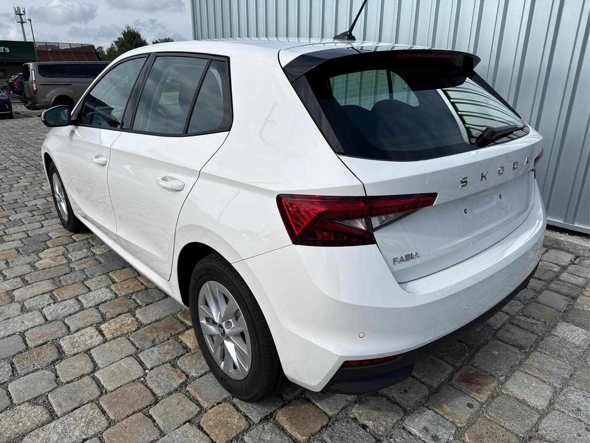Skoda Fabia EXTRA PLUS 1.0 (2026) - Foto 9
