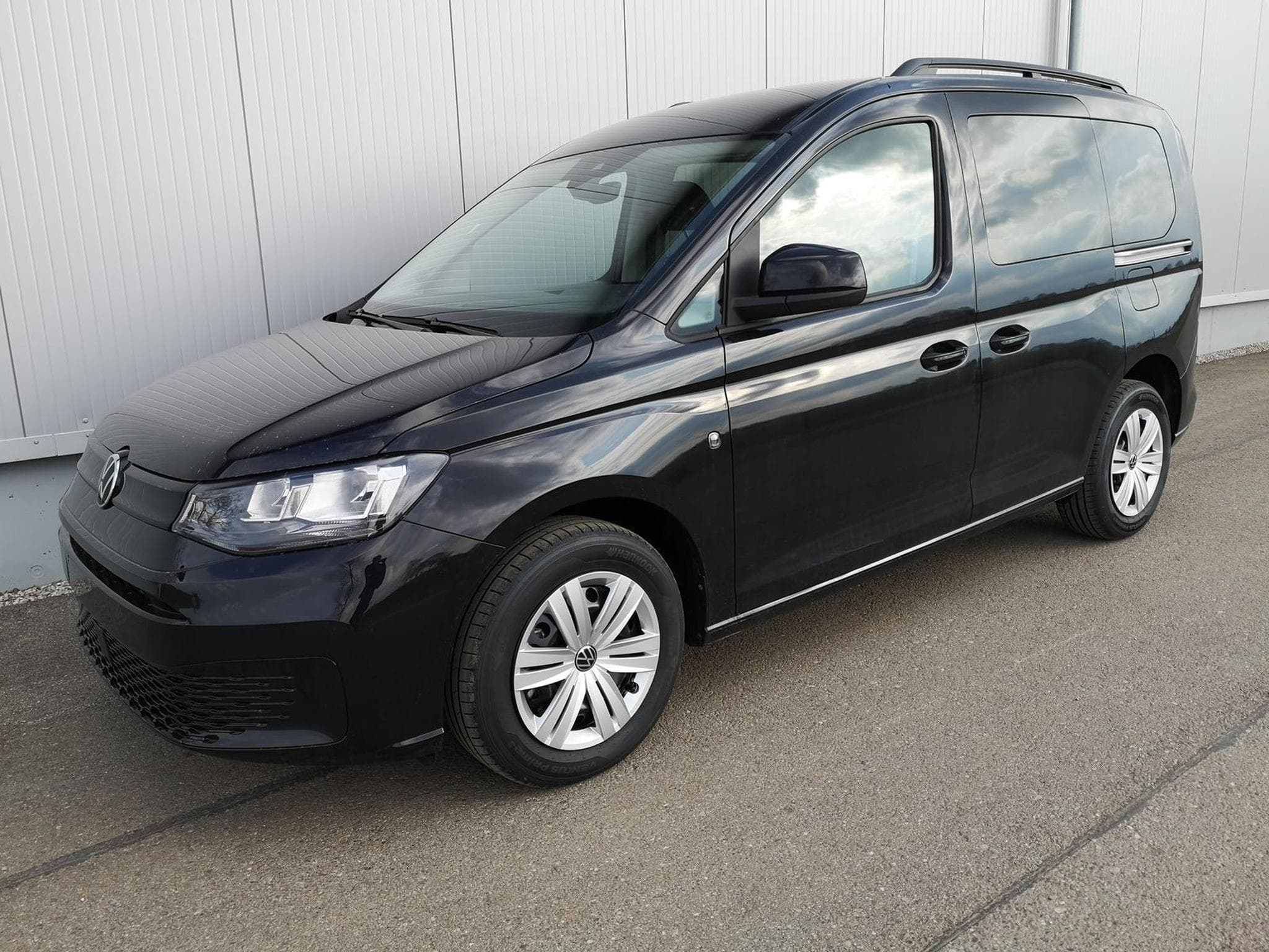 VW Caddy Basis (2026) - Foto 1