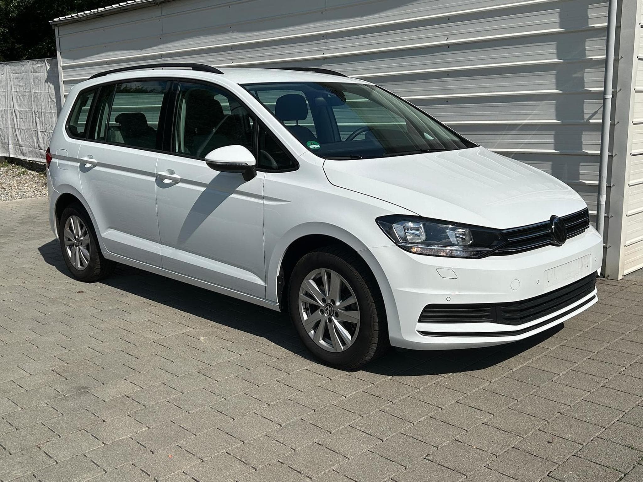 VW Touran 1.5 TSI 7 (2024) - Photo 1