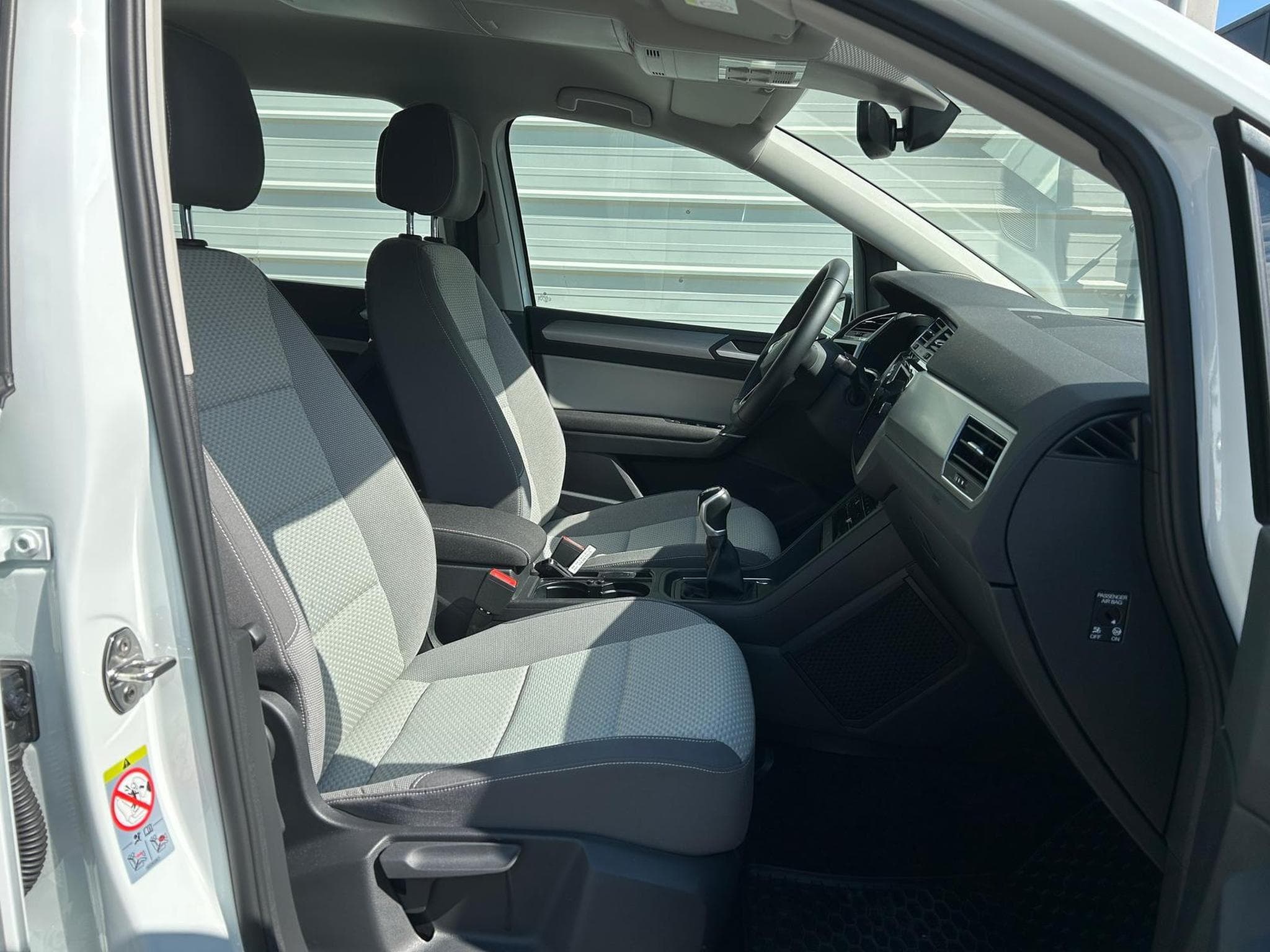 VW Touran 1.5 TSI 7 (2024) - Photo 12