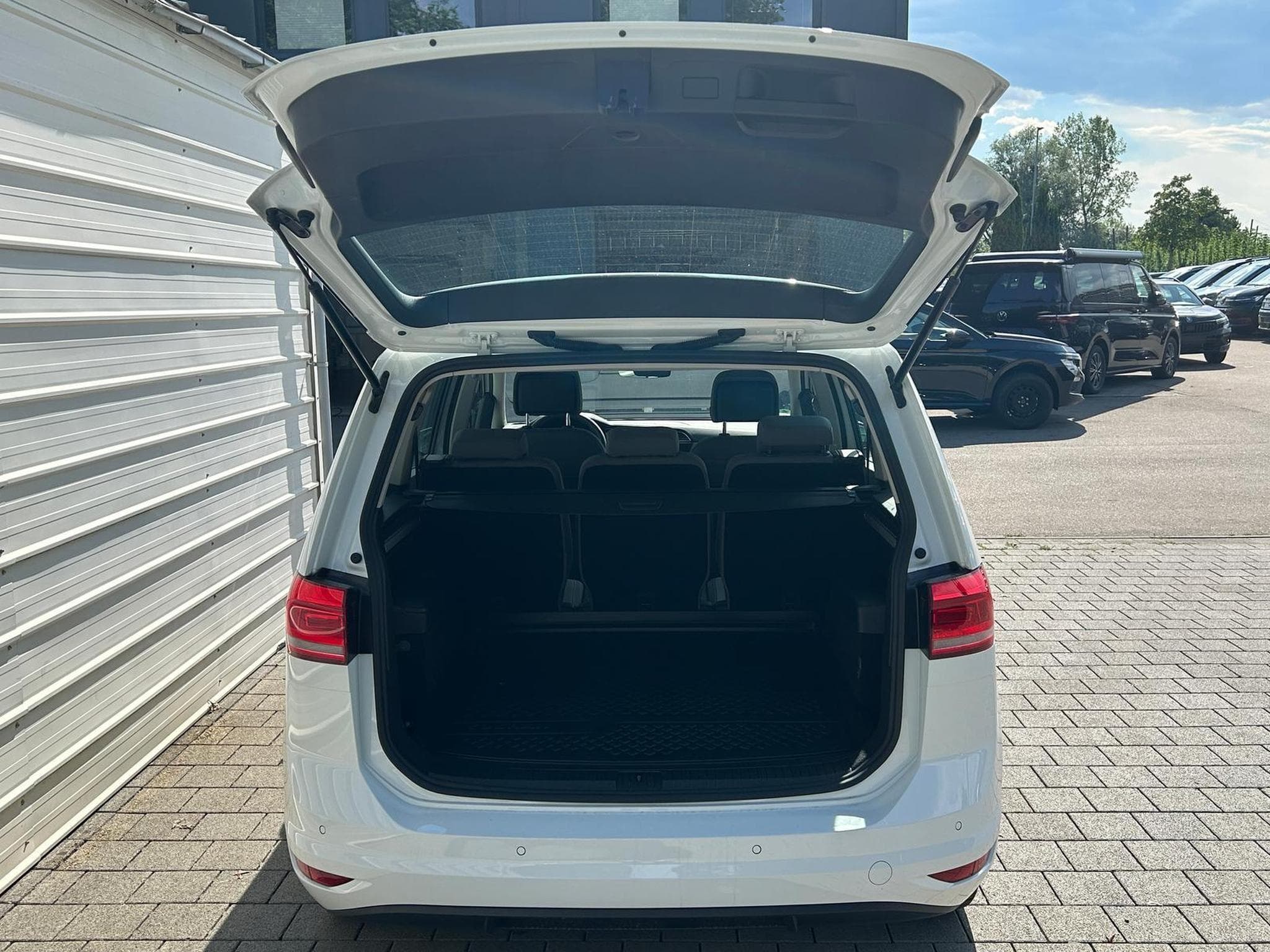 VW Touran 1.5 TSI 7 (2024) - Photo 15