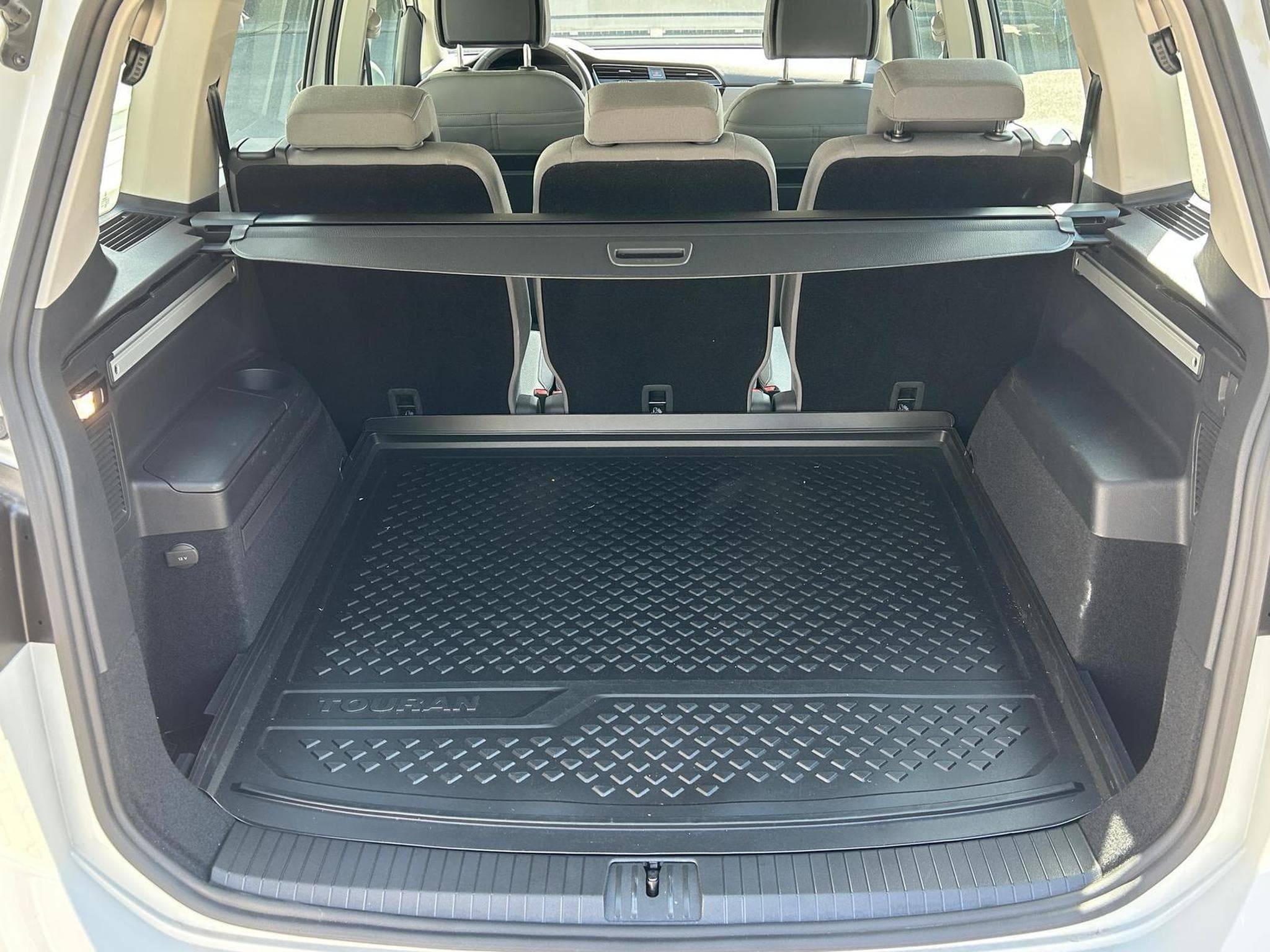 VW Touran 1.5 TSI 7 (2024) - Photo 16
