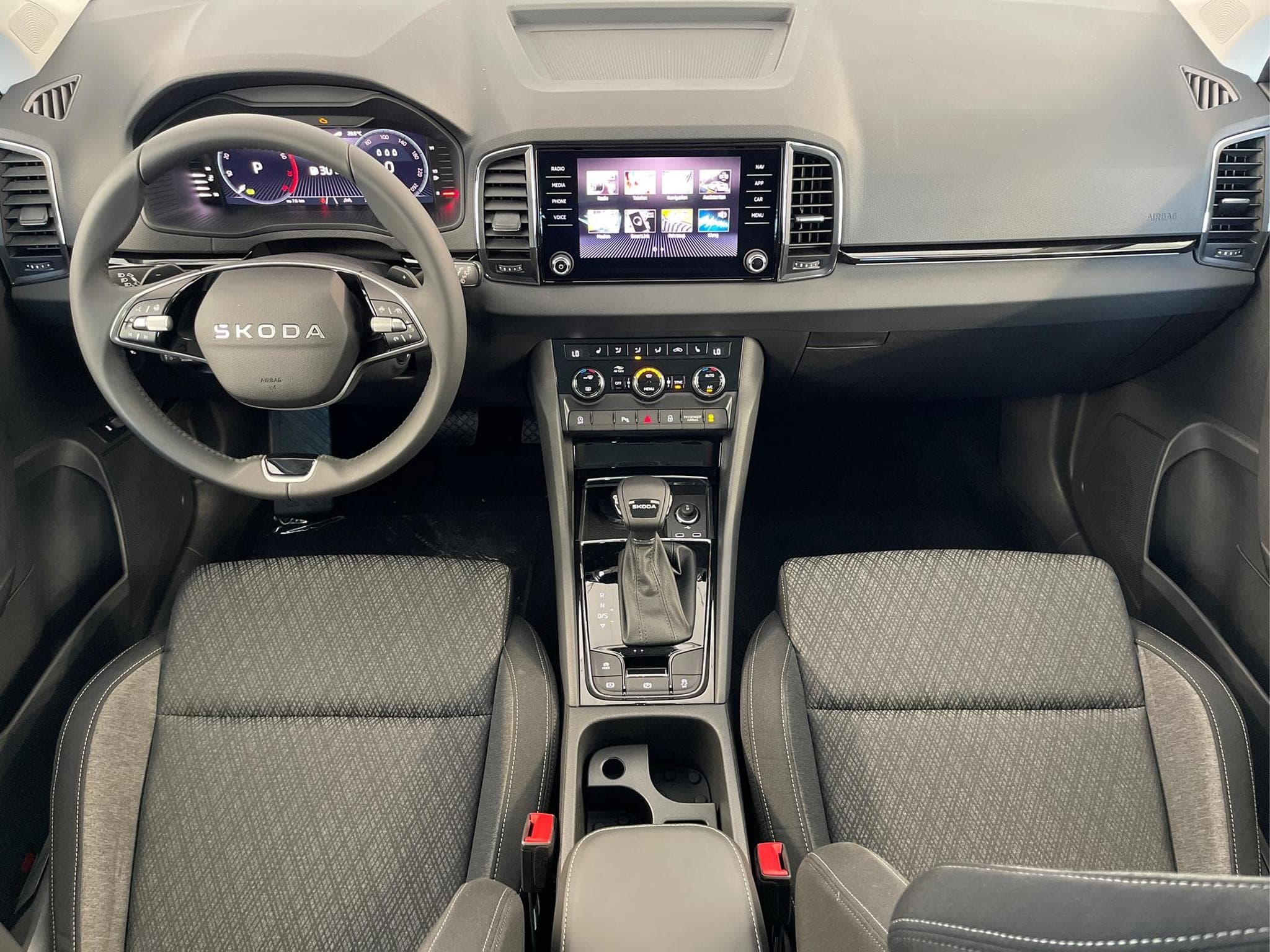 Skoda Karoq Selection (2026) - Photo 6