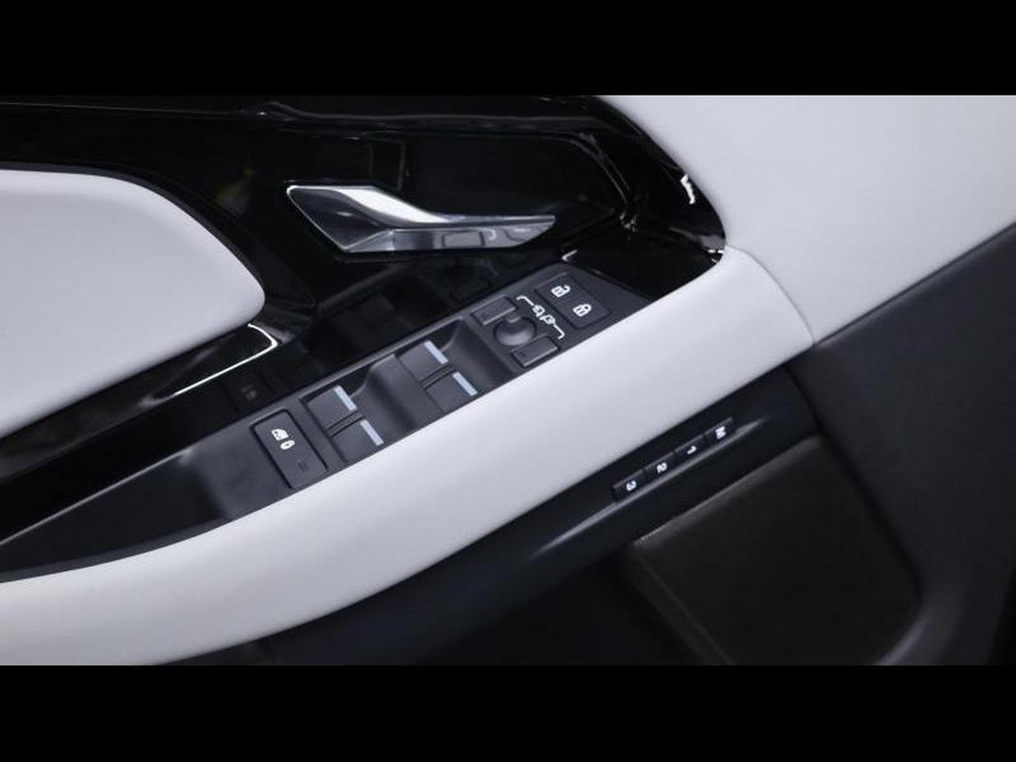 Land-Rover Range Rover Evoque P160 Dynamic SE FWD Auto (2025) - Foto 24