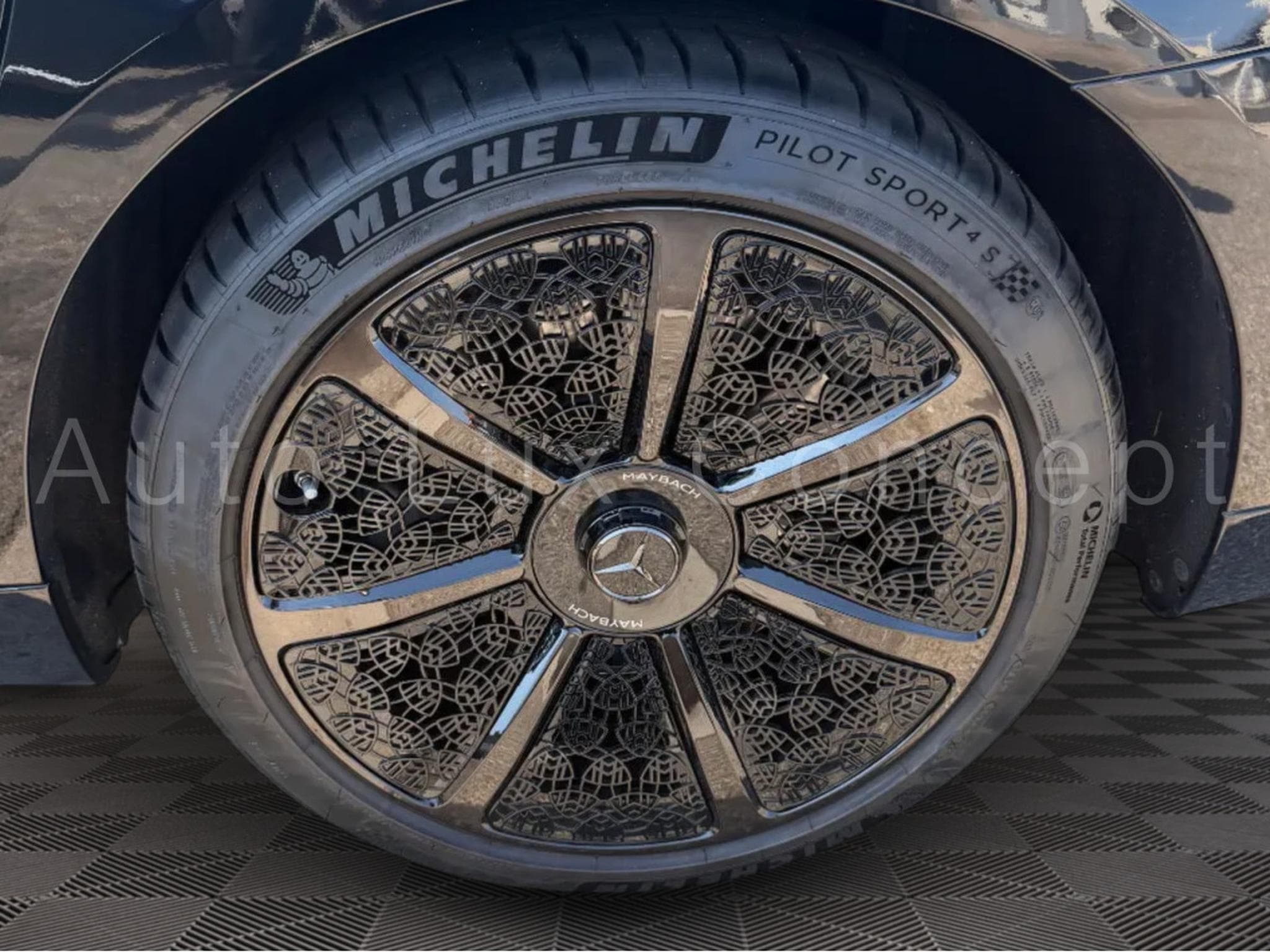 Mercedes S 680 Maybach Maybach 4MATIC Night Series (2023) - Photo 12