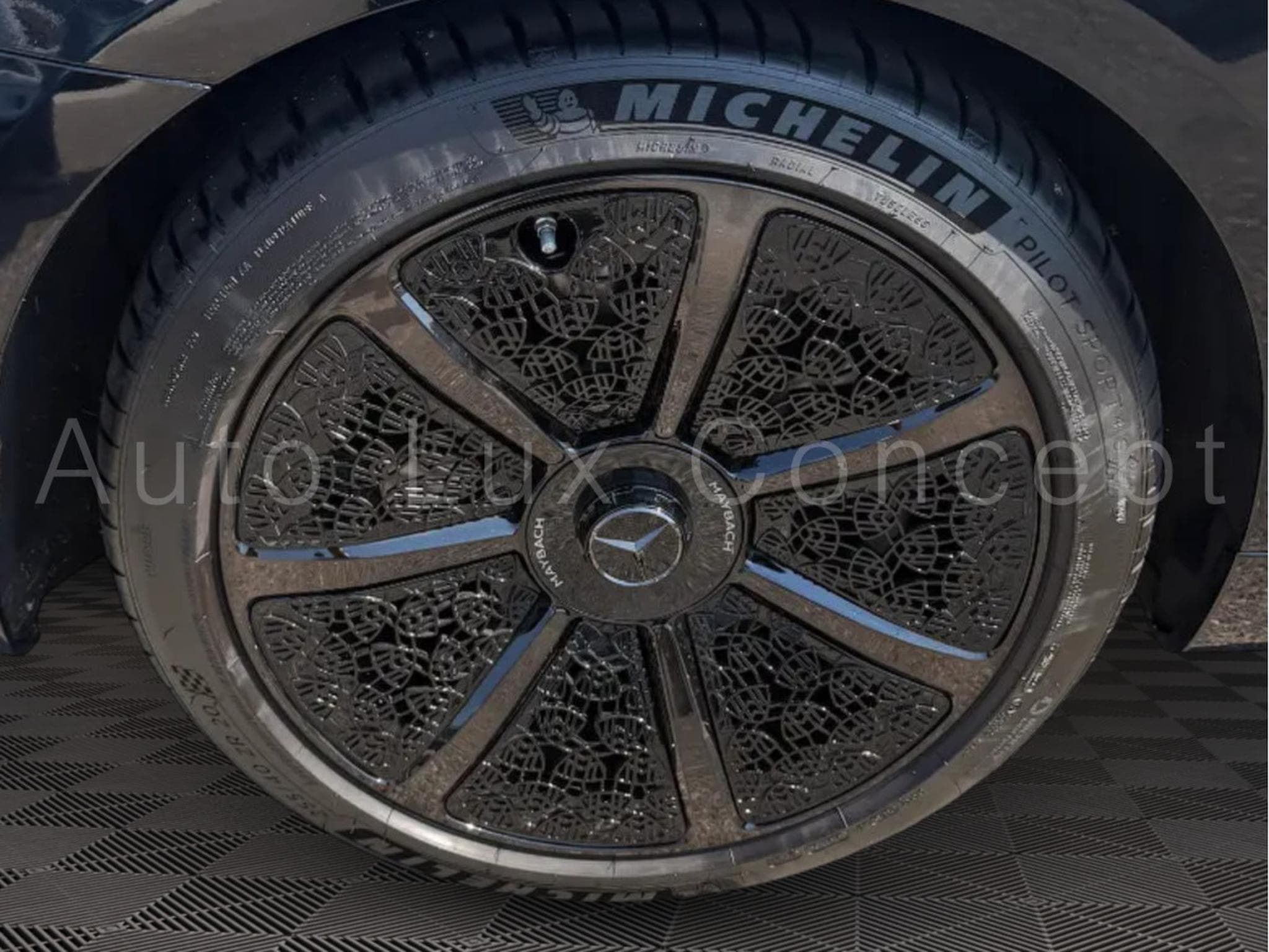 Mercedes S 680 Maybach Maybach 4MATIC Night Series (2023) - Photo 13