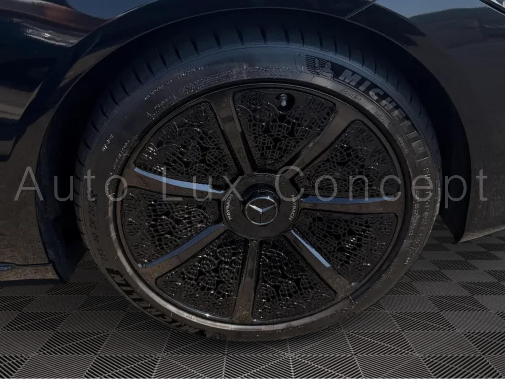 Mercedes S 680 Maybach Maybach 4MATIC Night Series (2023) - Photo 14