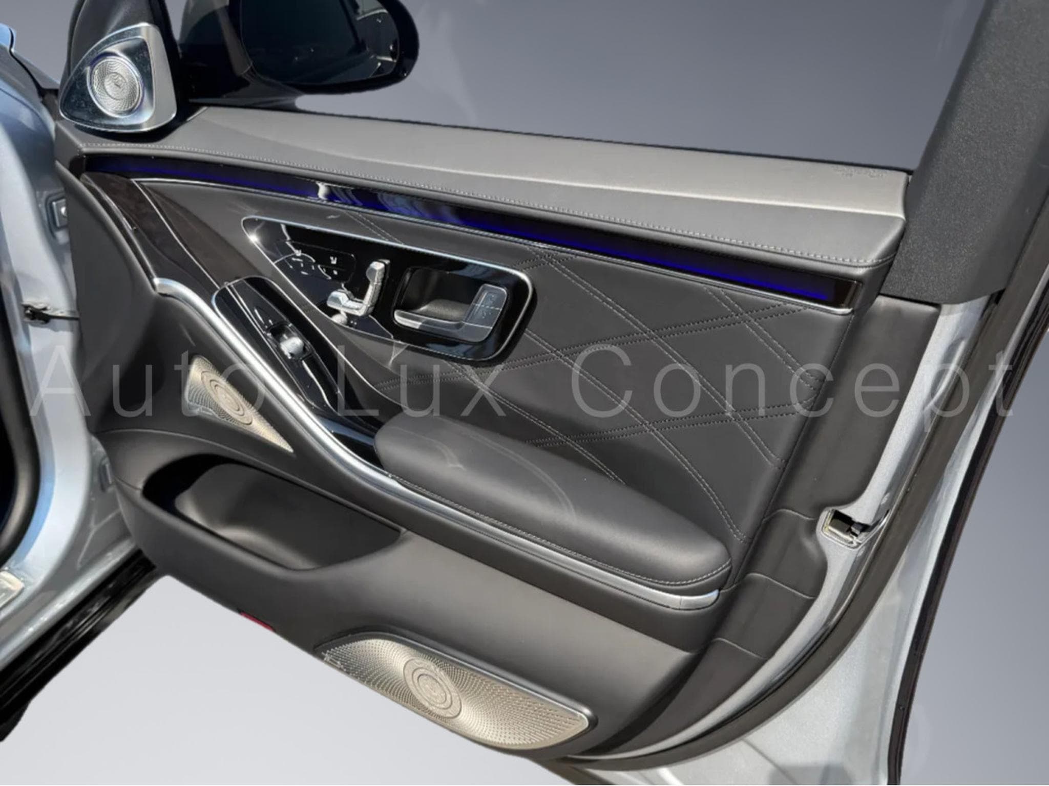 Mercedes S 680 Maybach Maybach 4MATIC Night Series (2023) - Photo 18