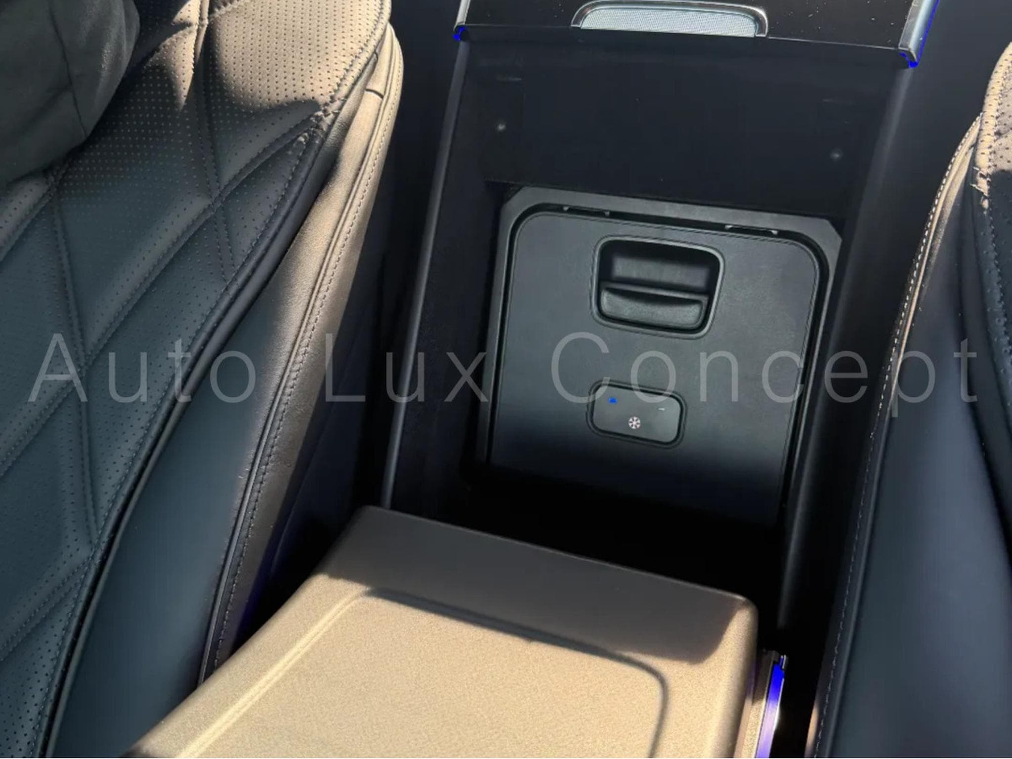Mercedes S 680 Maybach Maybach 4MATIC Night Series (2023) - Photo 22