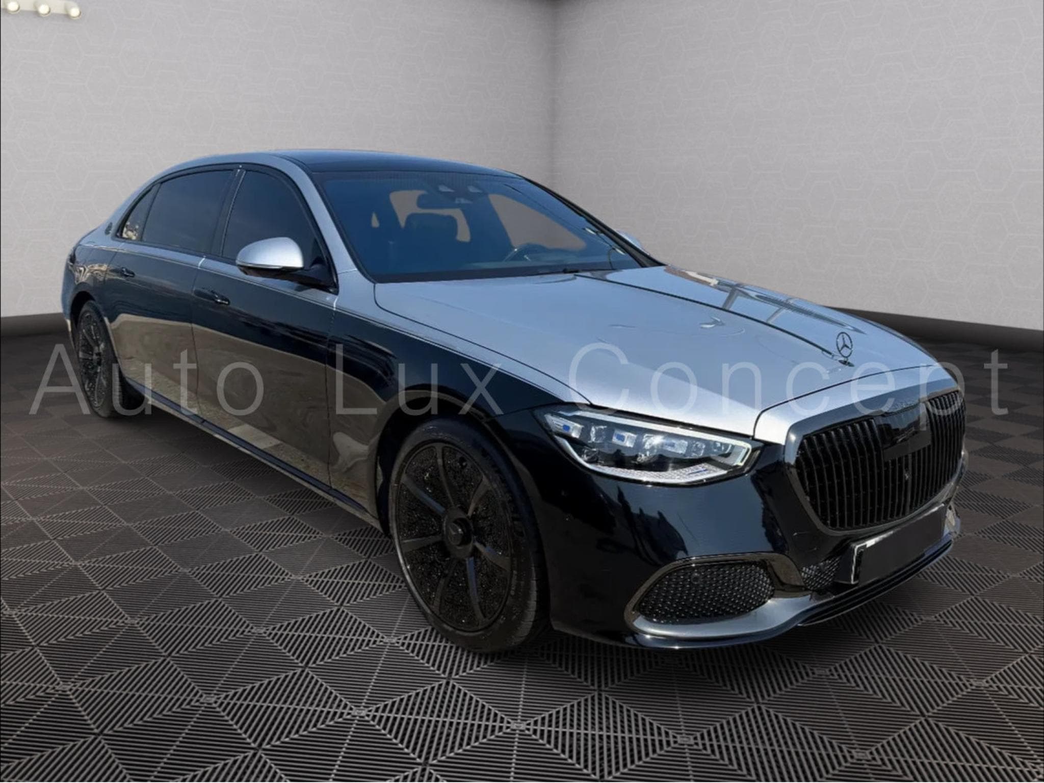 Mercedes S 680 Maybach Maybach 4MATIC Night Series (2023) - Photo 3