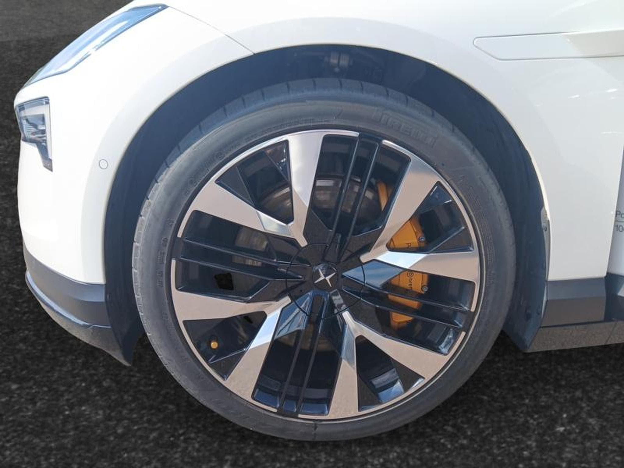 Polestar 4 Dual Motor Performance / Electrique (2024) - Foto 12