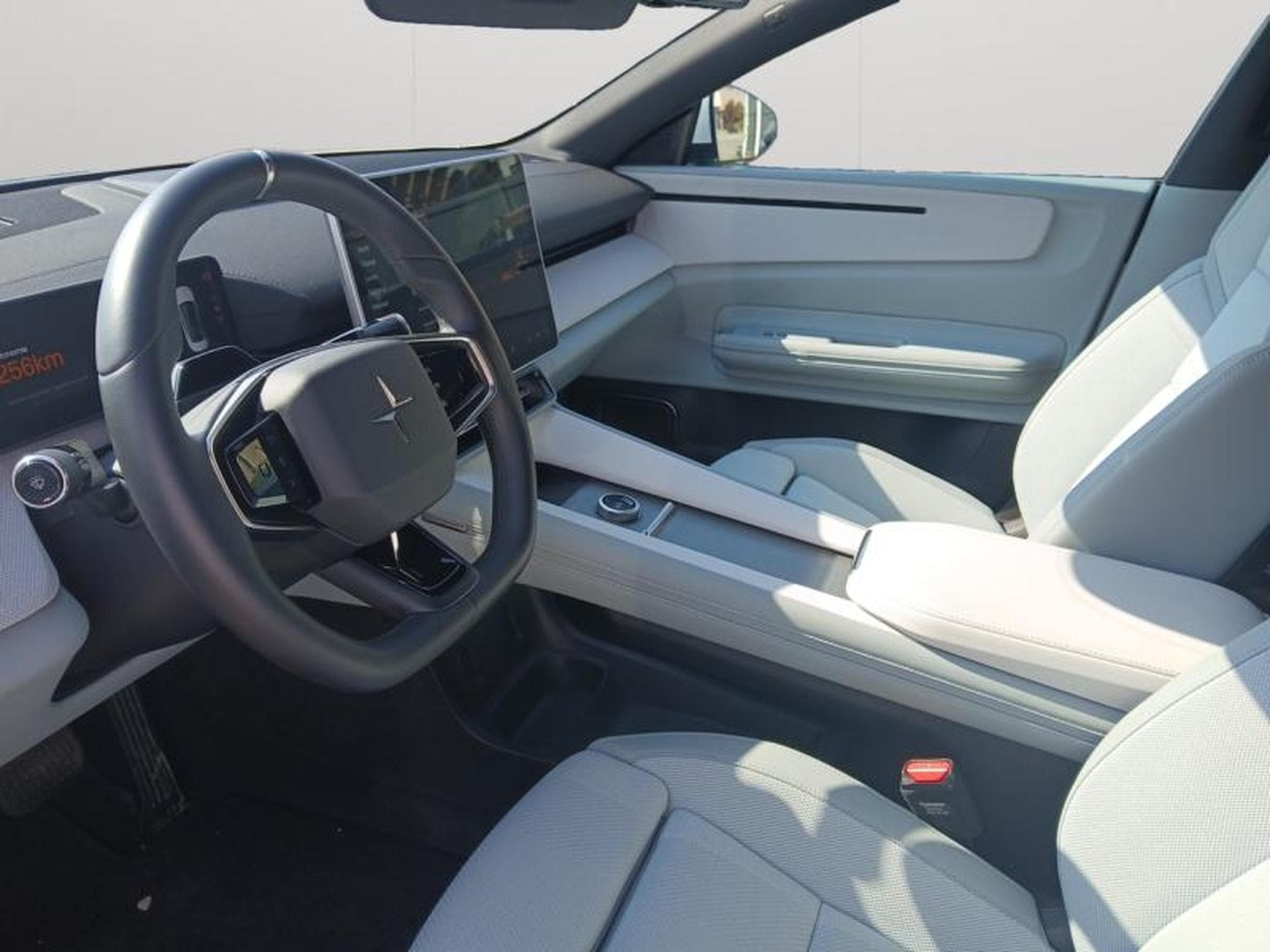 Polestar 4 Dual Motor Performance / Electrique (2024) - Foto 8