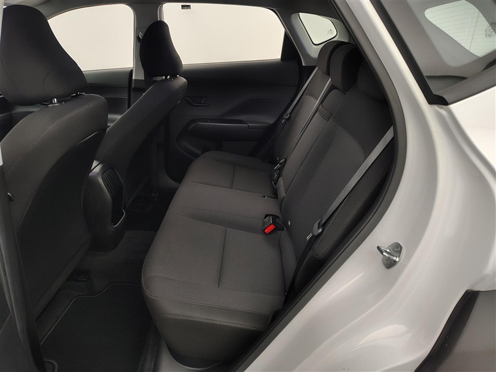 Hyundai Kona 1.0 T-GDi Twist DCT CARPLAY / CLIM / TEL (2024) - Photo 13