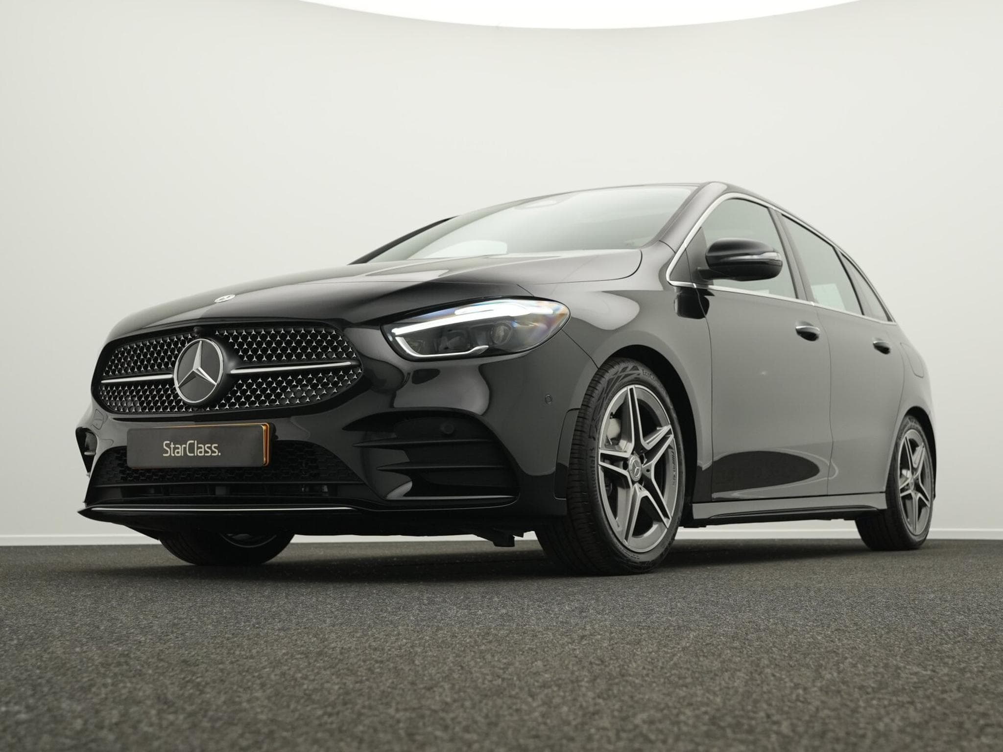 Mercedes B 180 B 180 (2025) - Photo 8