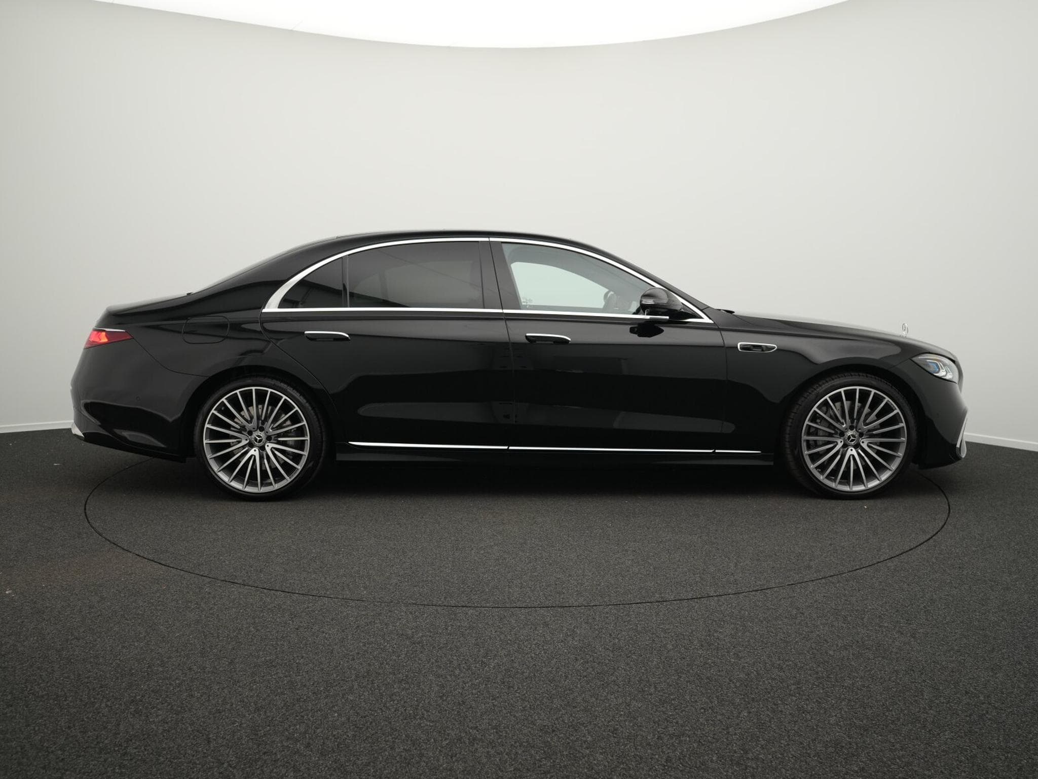 Mercedes S 450 d 4MATIC Limousine Langversion verfügbar ab 09.09.2026 mit 1 (2026) - Photo 5