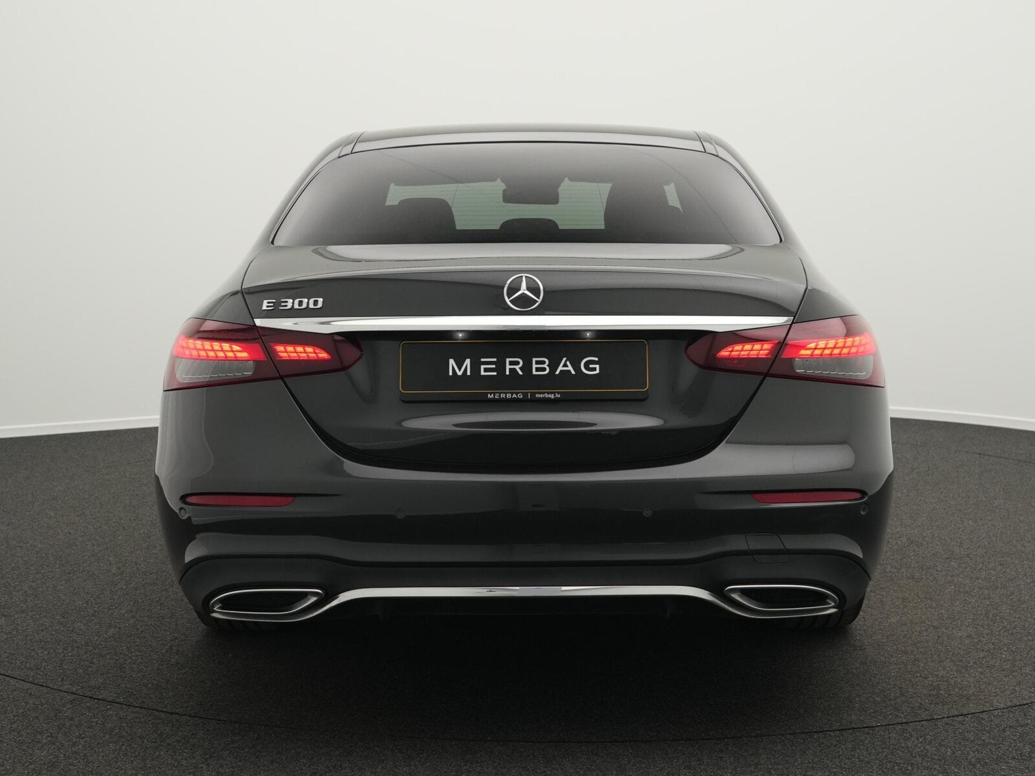 Mercedes E 300 AMG-Line (1970) - Photo 4