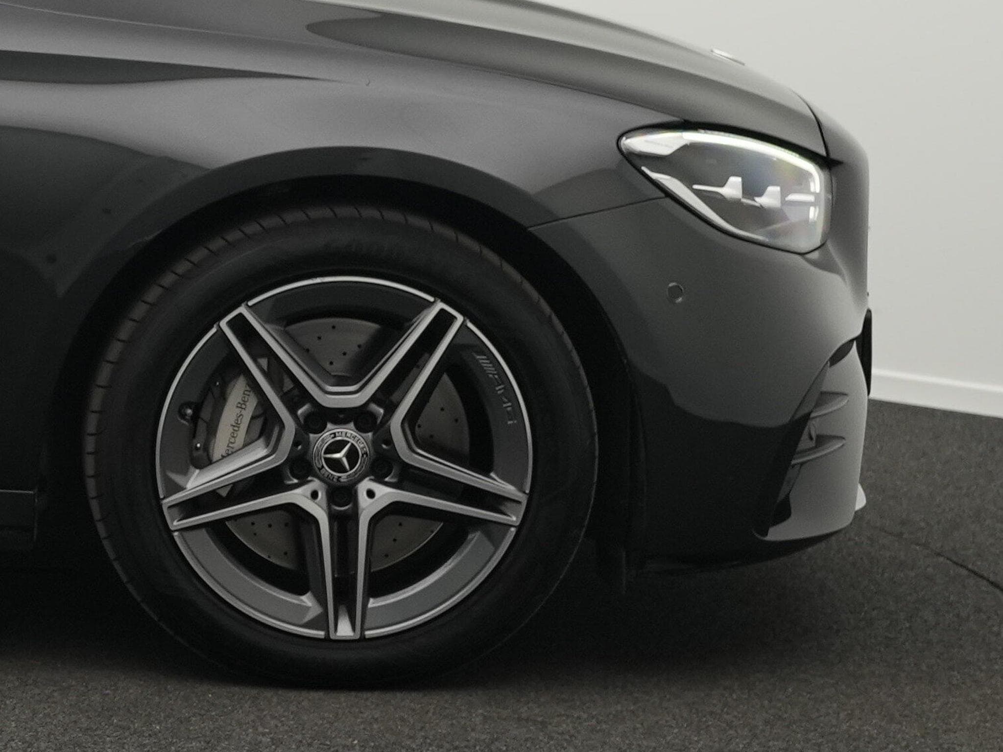 Mercedes E 300 AMG-Line (1970) - Photo 6