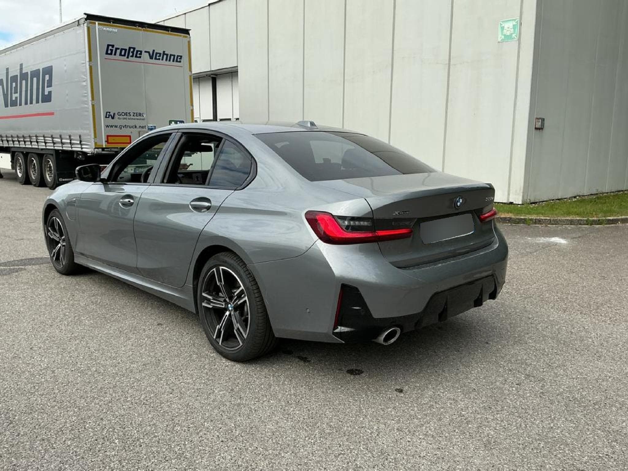 Bmw 330 3er - 330e xDrive M Sport (EURO 6e) SOH 100% (2025) - Foto 6