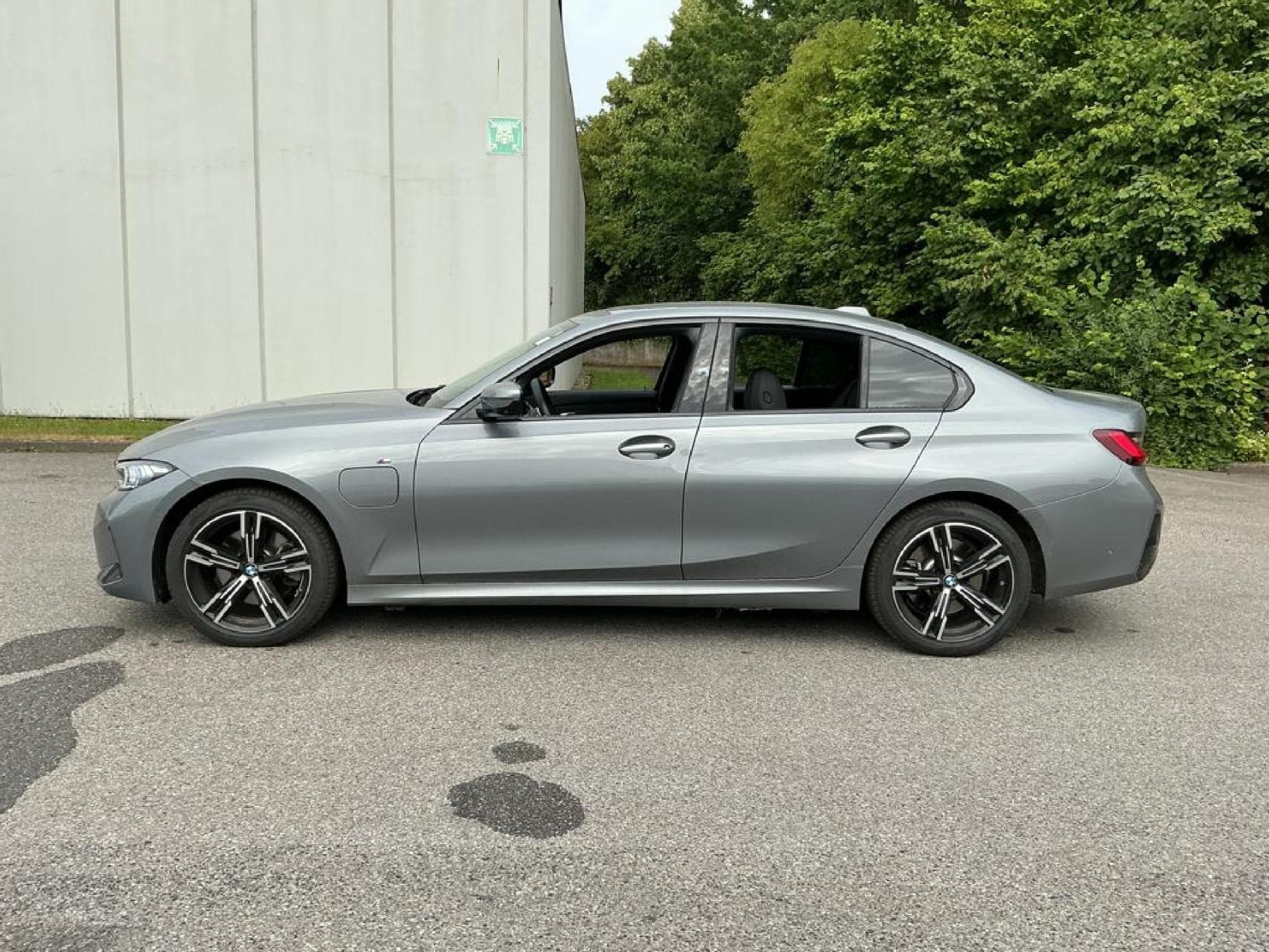 Bmw 330 3er - 330e xDrive M Sport (EURO 6e) SOH 100% (2025) - Foto 8