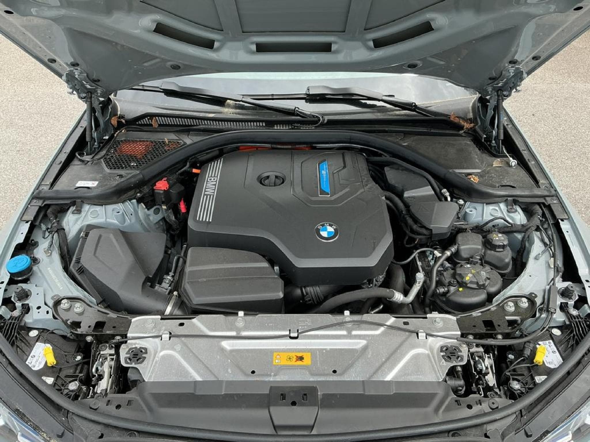 Bmw 330 3er - 330e xDrive M Sport (EURO 6e) SOH 100 % (2025) - Foto 16