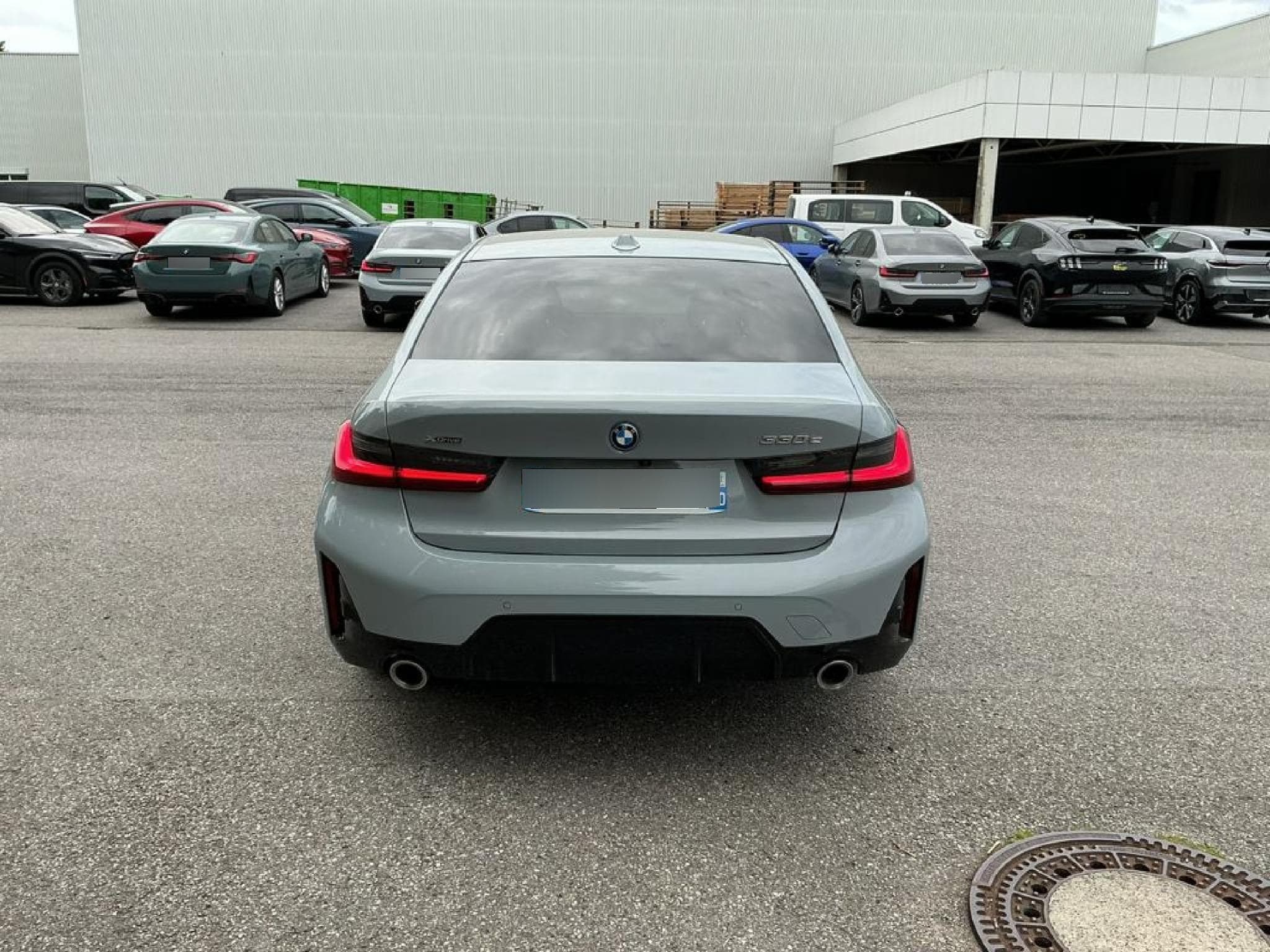 Bmw 330 3er - 330e xDrive M Sport (EURO 6e) SOH 100 % (2025) - Foto 5