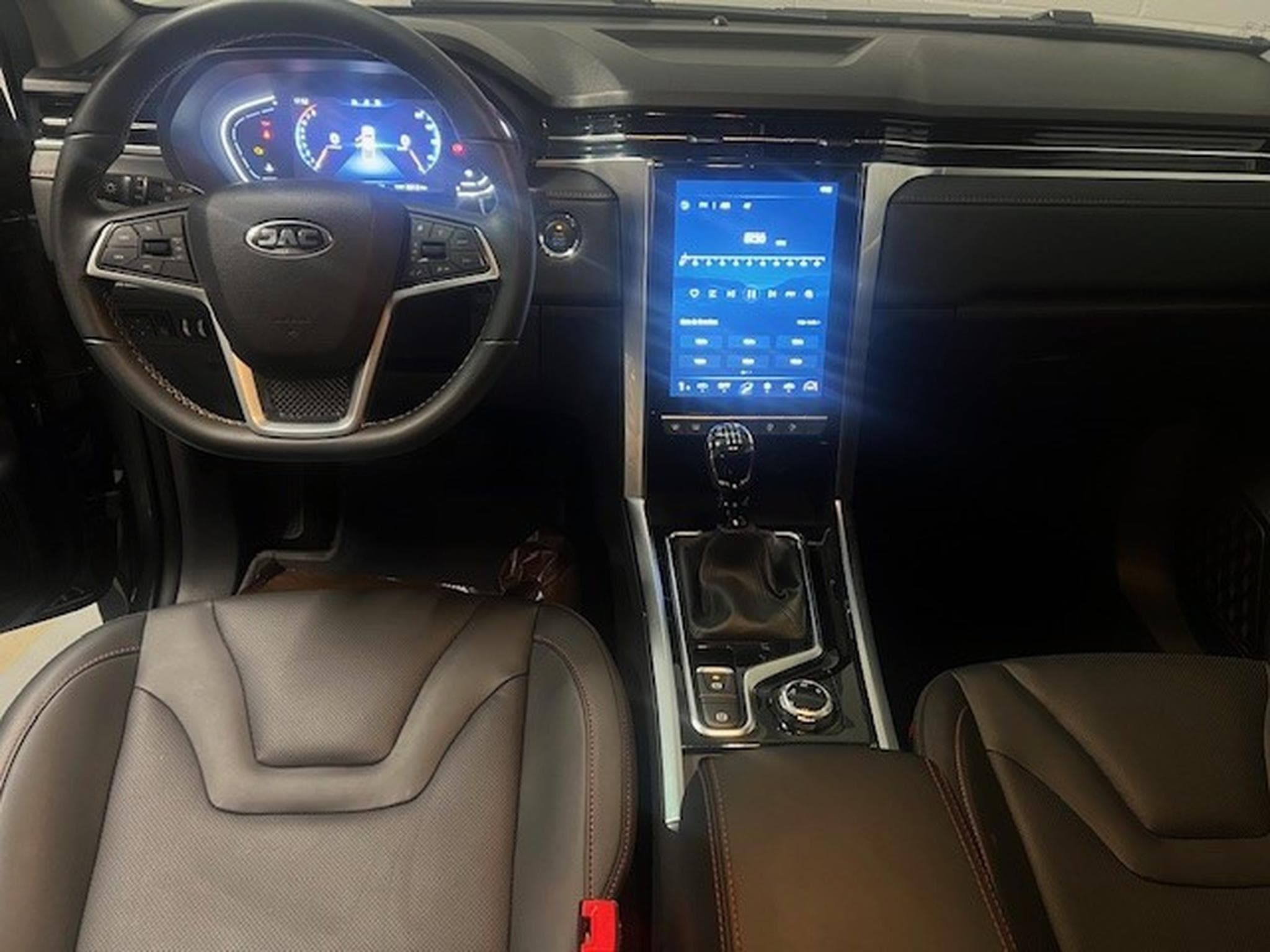 JAC T8 PRO 2.4 T-GDI T8-PRO 4X4 (2024) - Photo 10