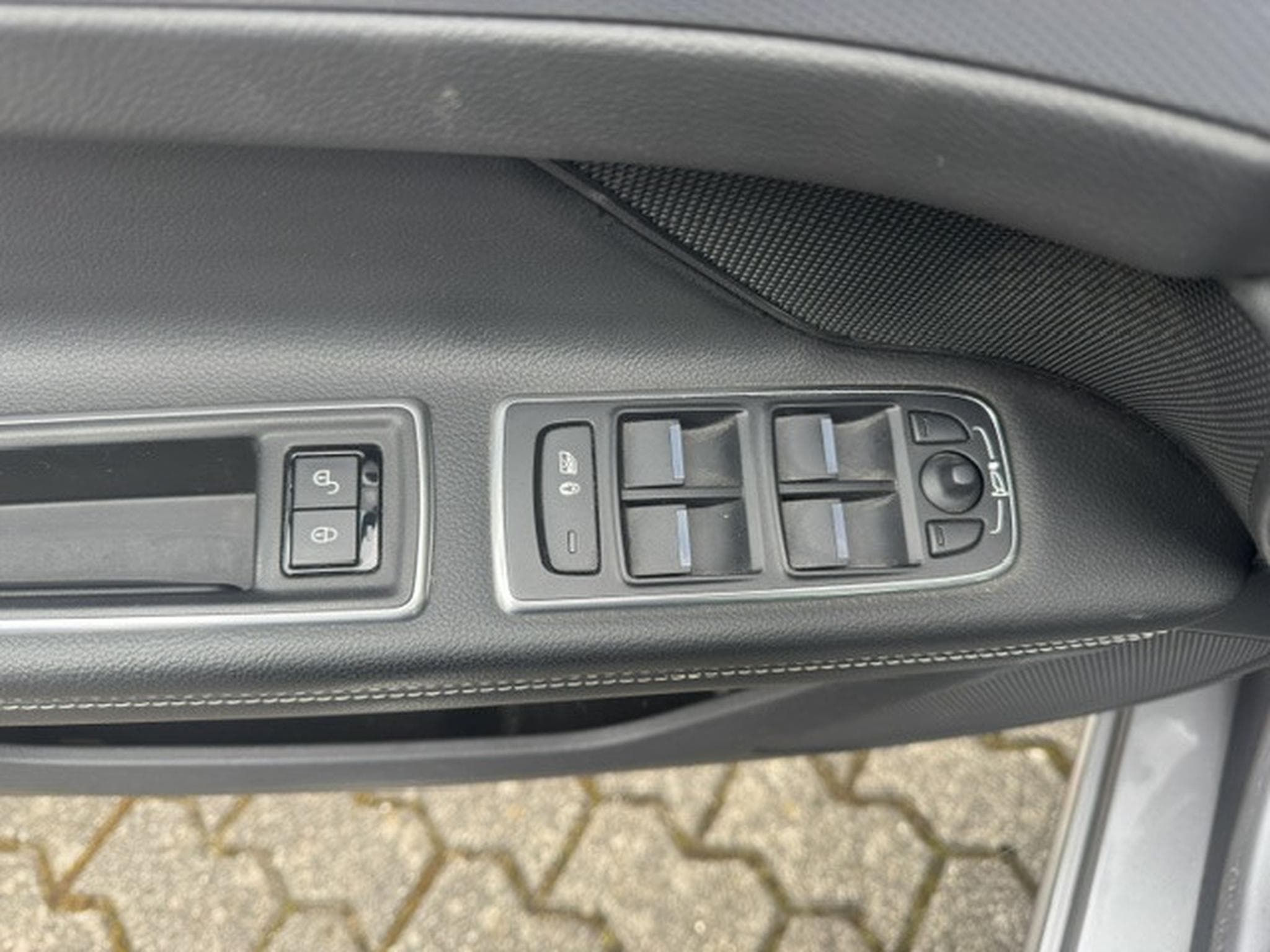 Jaguar XF JAGUAR XF 2.0 D R-SPORT PANORAMA LEDER NAVI KAMERA KEYLESS (2020) - Foto 15