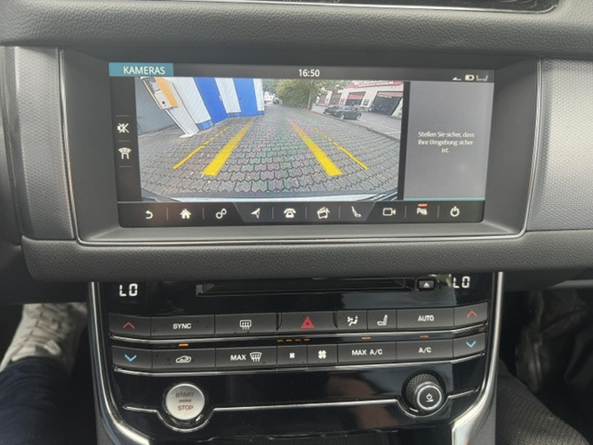 Jaguar XF JAGUAR XF 2.0 D R-SPORT PANORAMA LEDER NAVI KAMERA KEYLESS (2020) - Foto 19