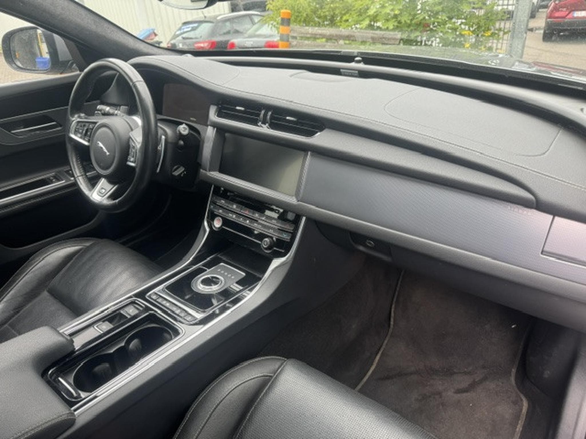 Jaguar XF JAGUAR XF 2.0 D R-SPORT PANORAMA LEDER NAVI KAMERA KEYLESS (2020) - Foto 6