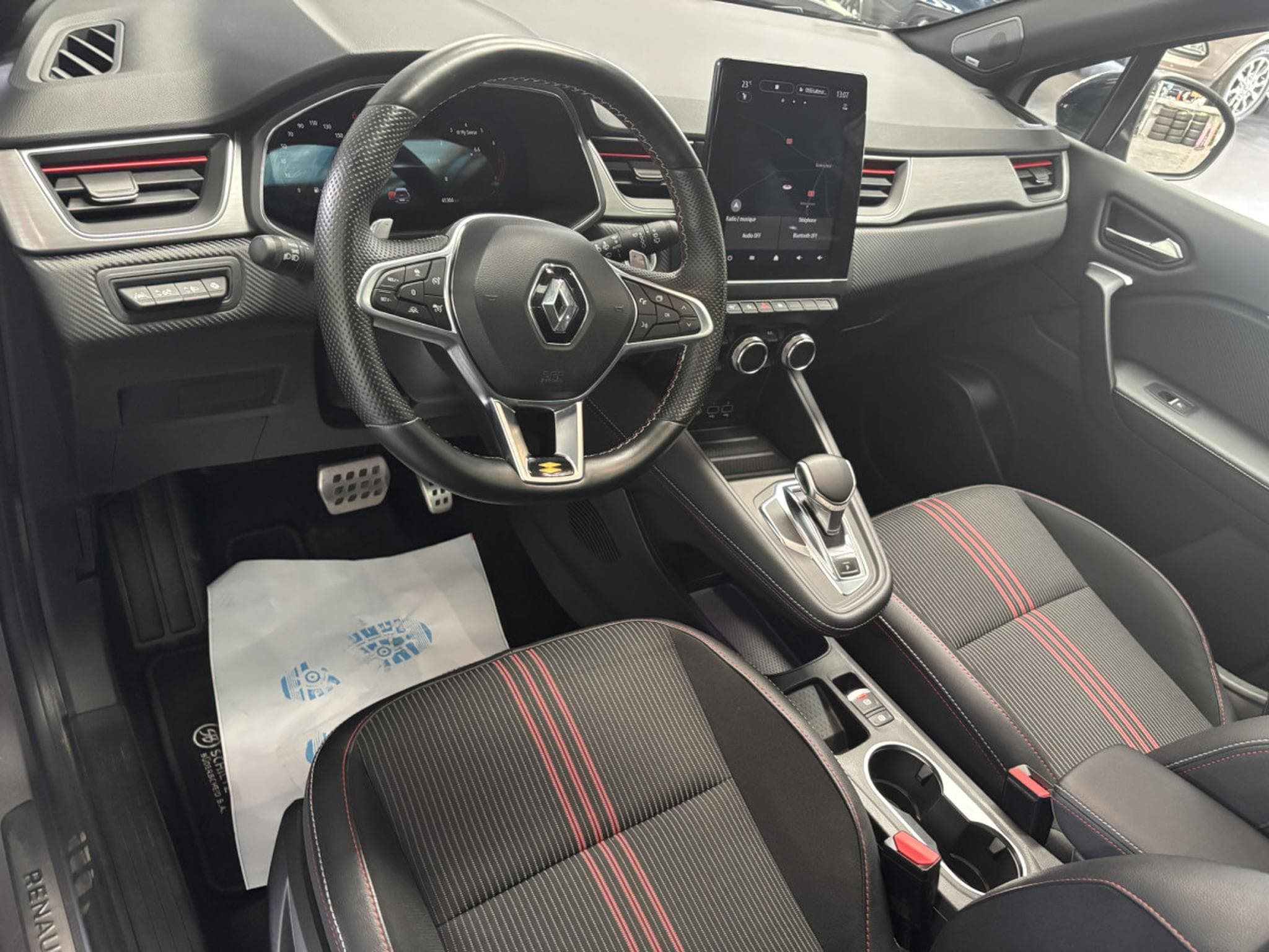 Renault Captur 1.3 RS Line automatique (2023) - Photo 10