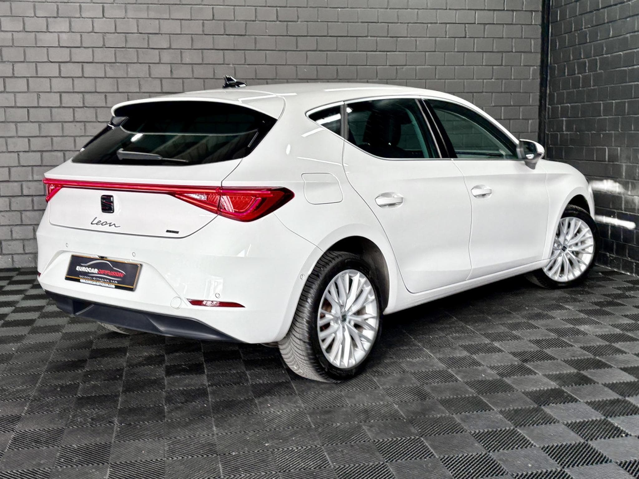 Seat Leon IV Xcellence 1.4 e-Hybrid 204CV DSG 6  *4 SAISONS* *CAMERA* (2022) - Foto 7