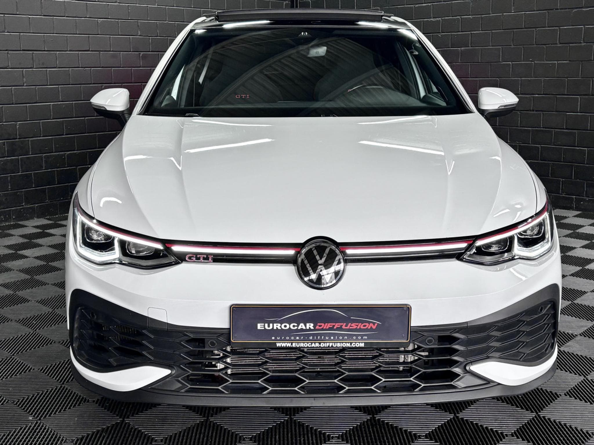 VW Golf GTI Clubsport 2.0 TSI 300 CV DSG7 *DCC* AKRA* MATRIX *PANO* (2023) - Foto 2