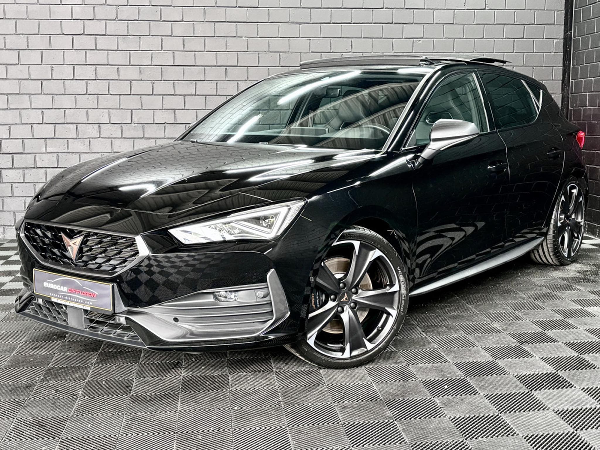 Cupra Leon 2.0 TSI 300CV * PANO * Volant SS * Caméra * (2023) - Foto 1