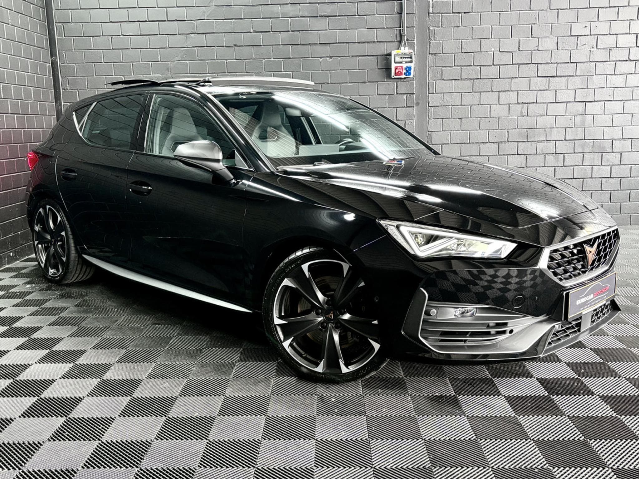 Cupra Leon 2.0 TSI 300CV * PANO * Volant SS * Caméra * (2023) - Foto 3