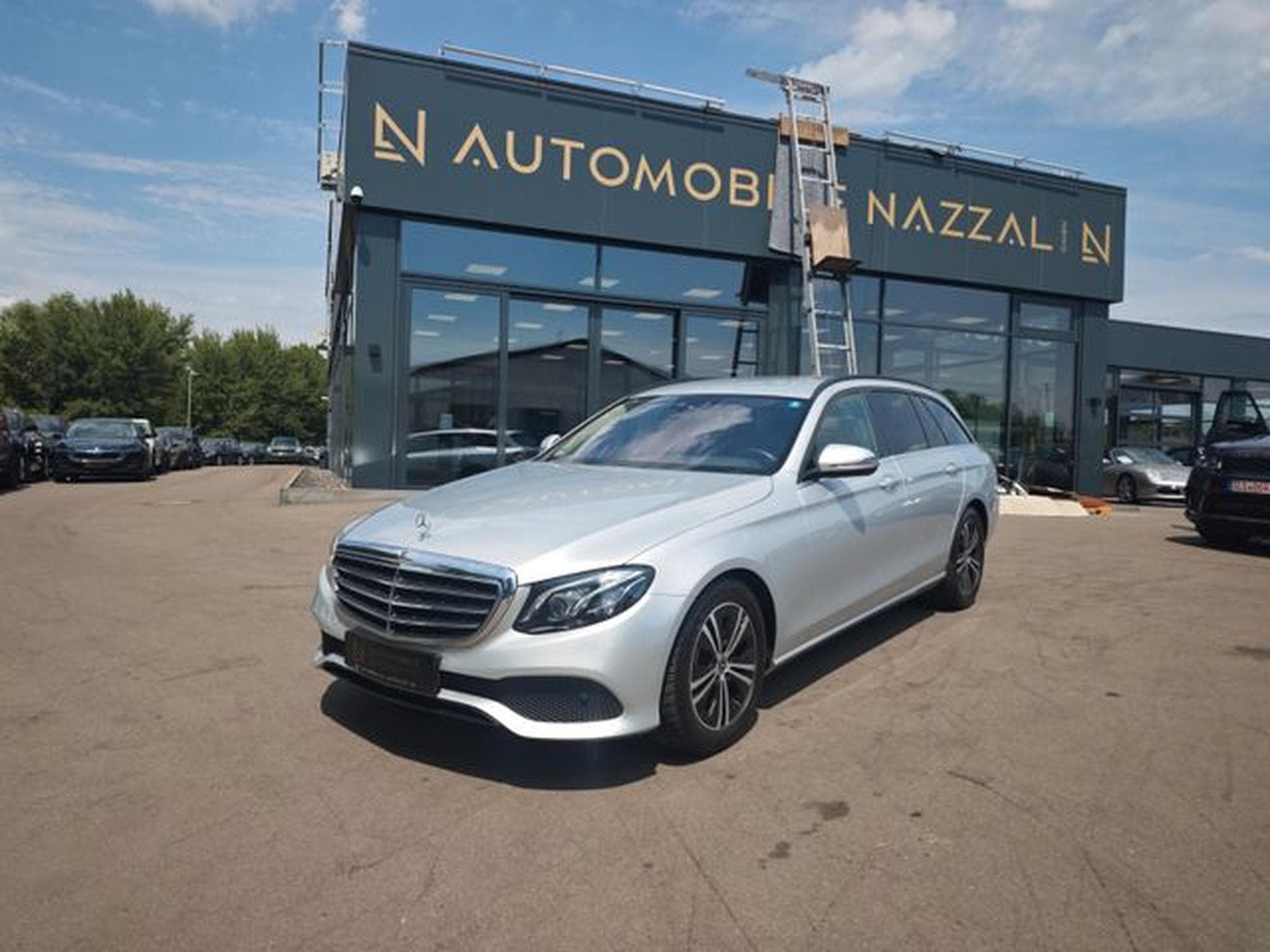 Mercedes E 220 E 220 E*AVANTGARDE*NAVI*VOLL LED*KAMERA*AHK* (2019) - Photo 1