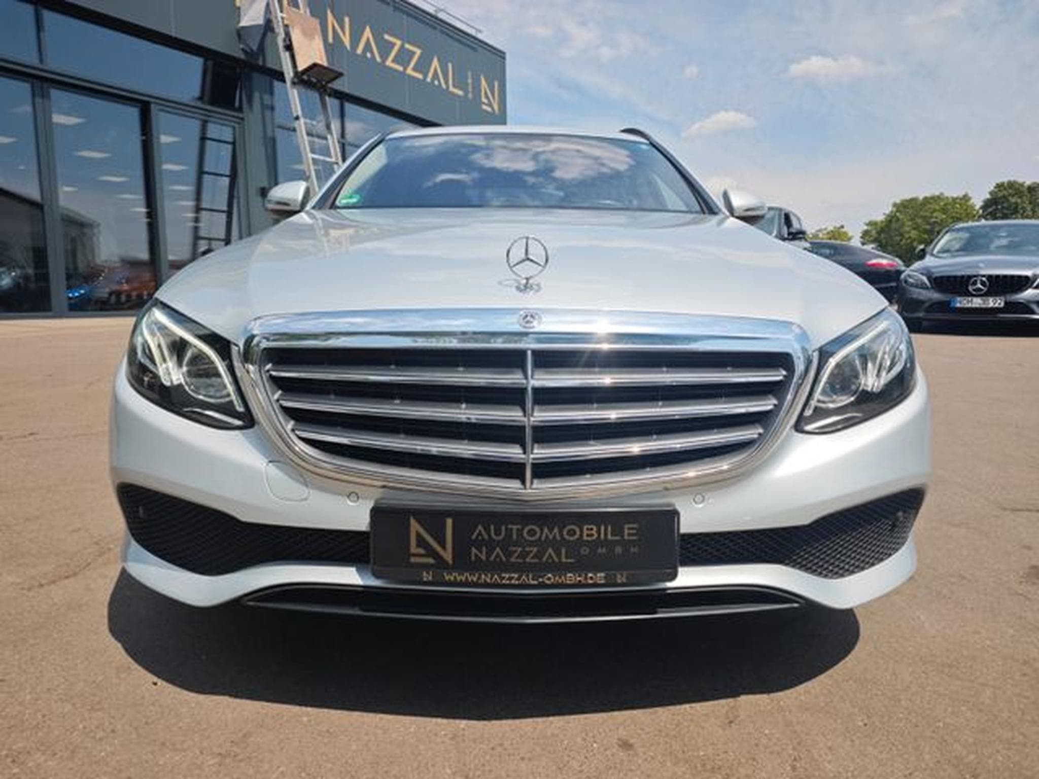 Mercedes E 220 E 220 E*AVANTGARDE*NAVI*VOLL LED*KAMERA*AHK* (2019) - Photo 3