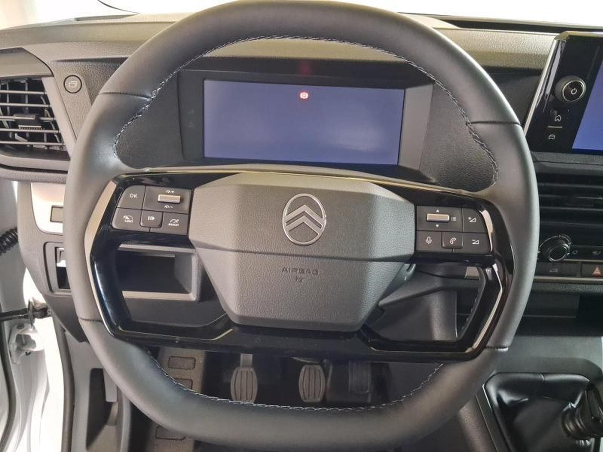 Citroen Jumpy M (2026) - Foto 10