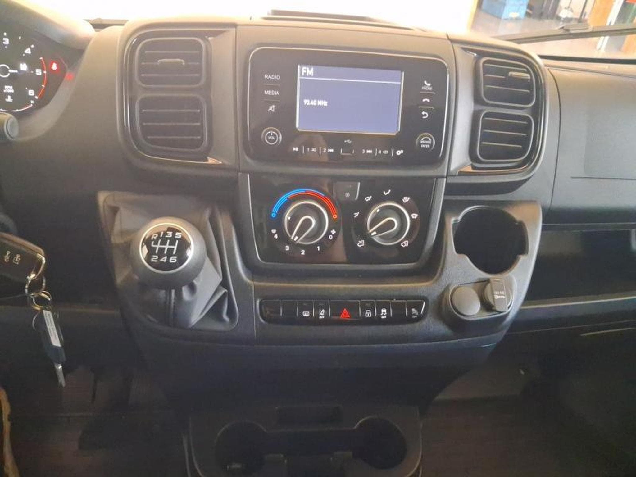 Opel Movano 35 L3H2 (2025) - Foto 6