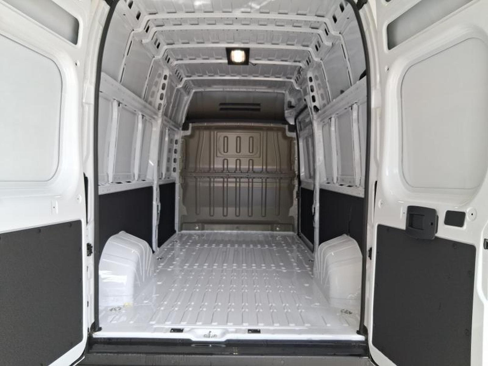 Peugeot Boxer 435 L3H3 (2026) - Foto 13