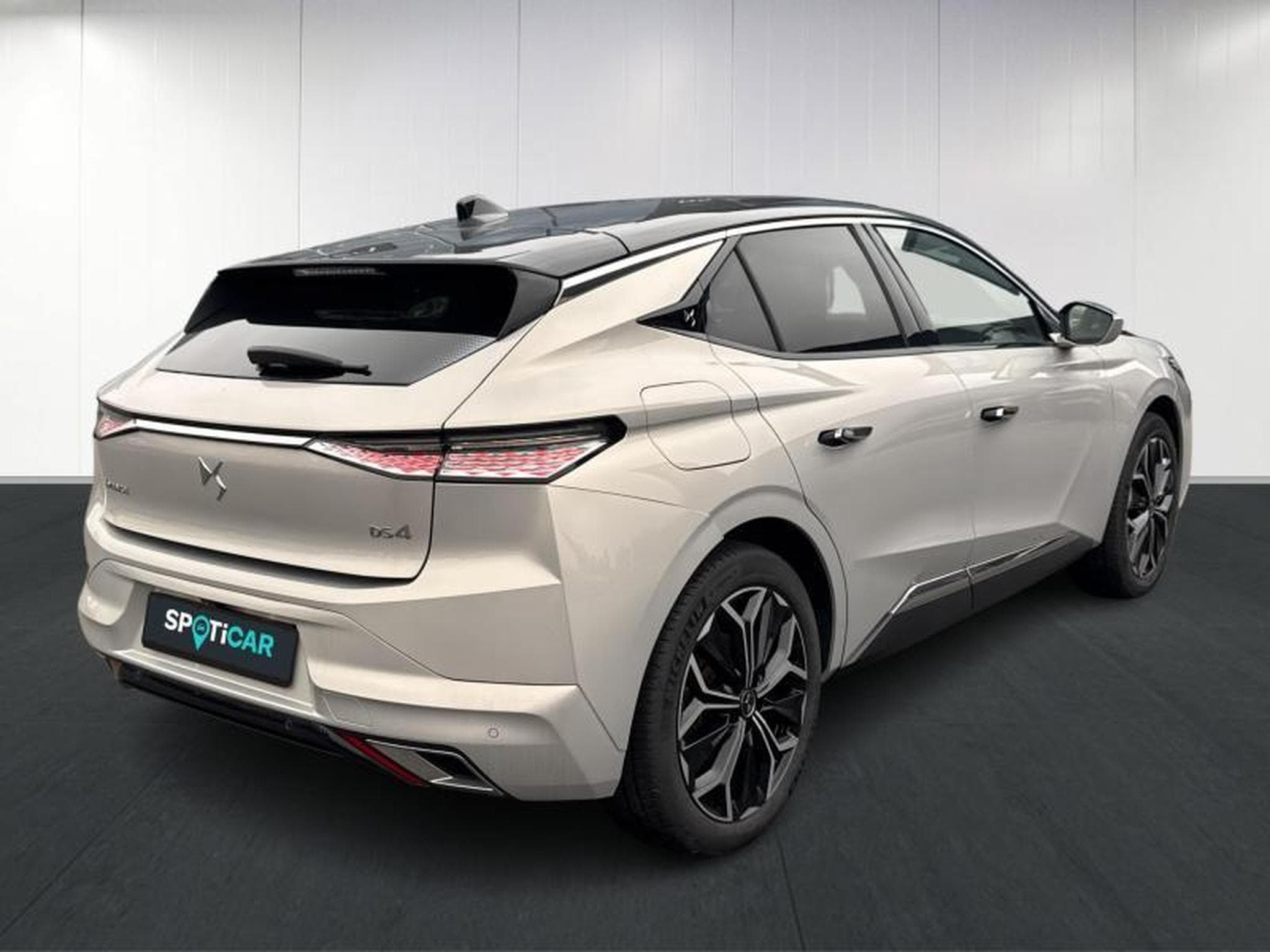DS Automobiles DS4 Rivoli E-Tense 225 (2021) - Foto 4