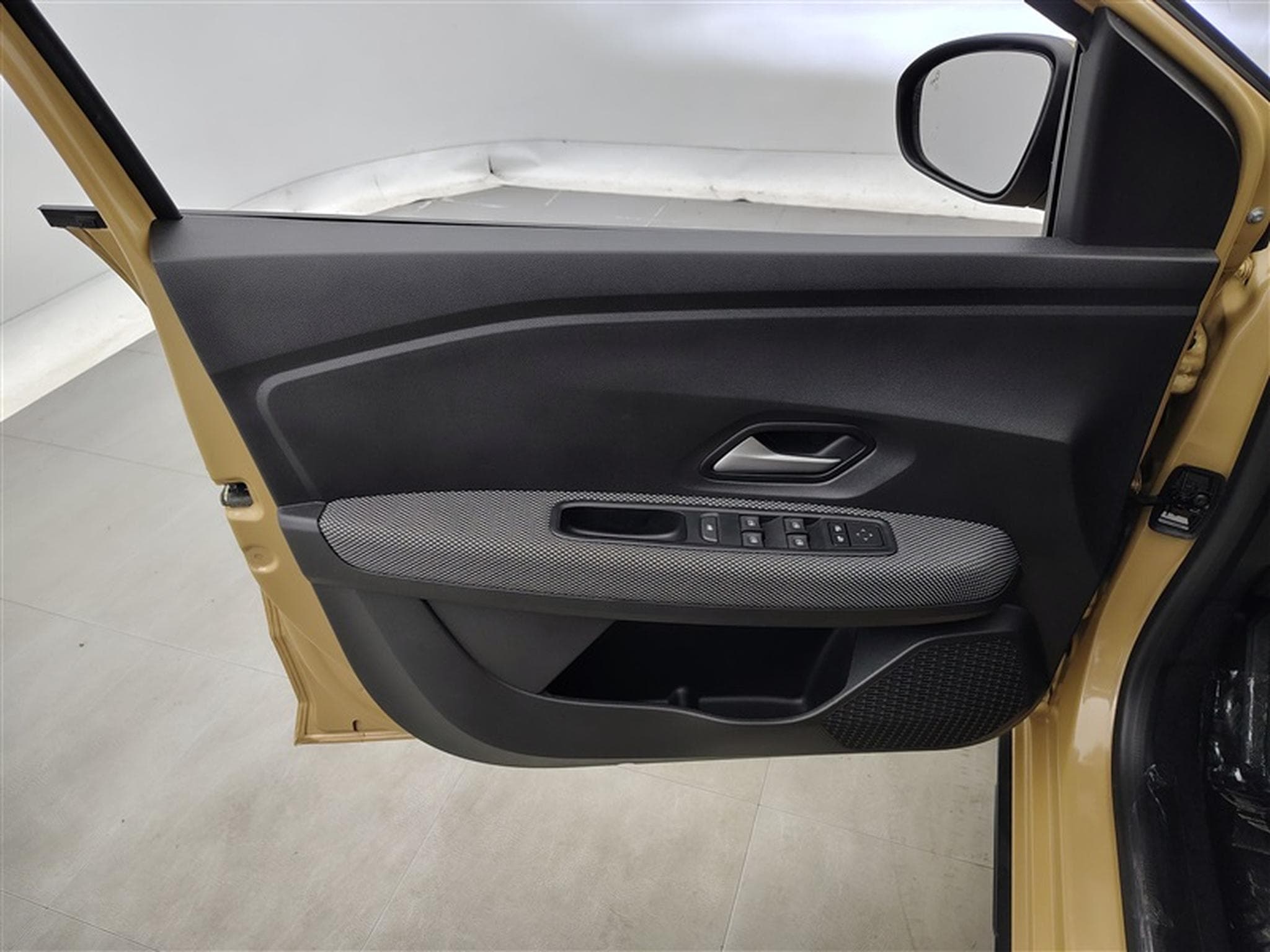 Dacia Sandero Stepway 1.0 TCe Extreme (2024) - Photo 17