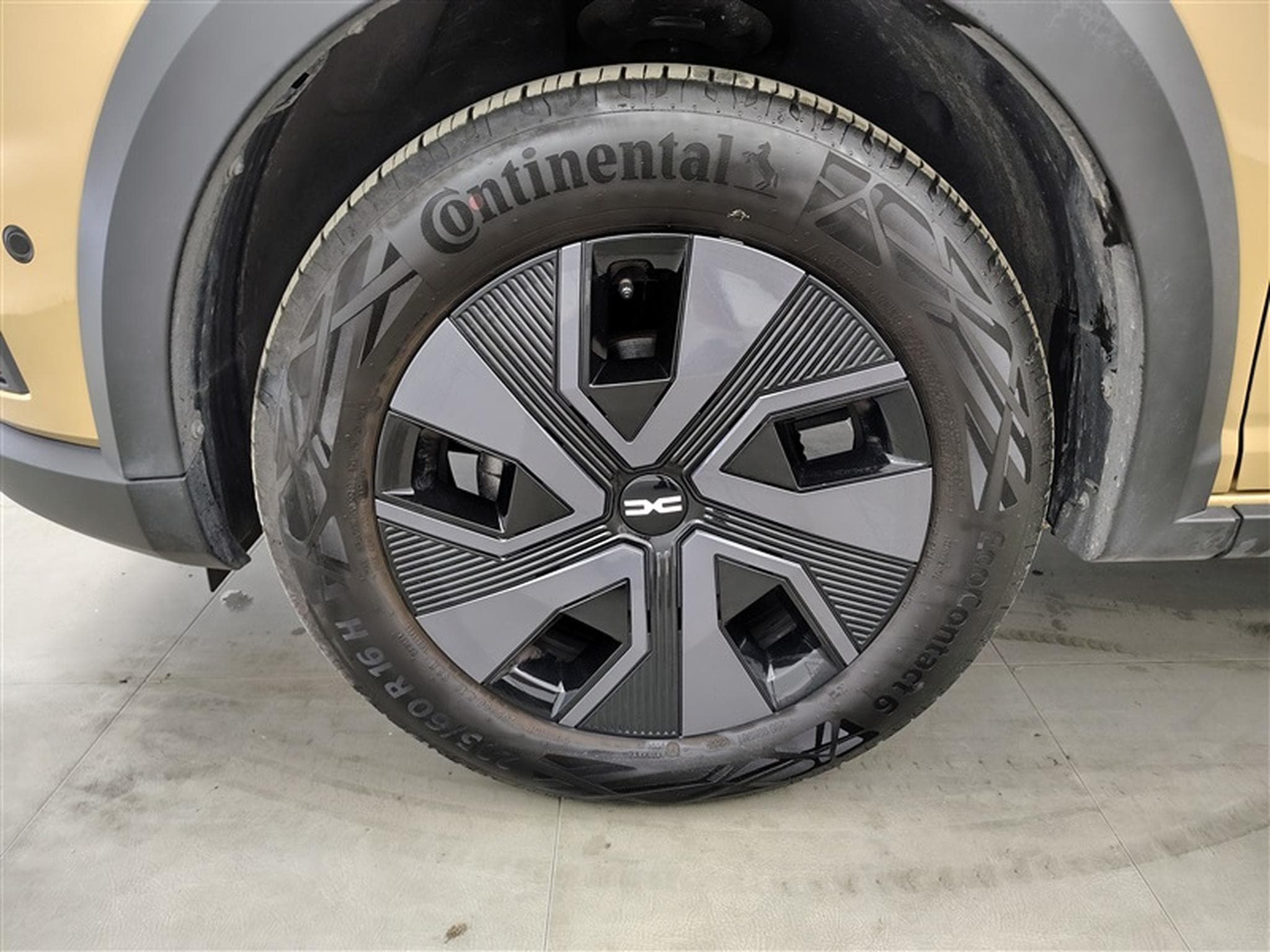 Dacia Sandero Stepway 1.0 TCe Extreme (2024) - Photo 6