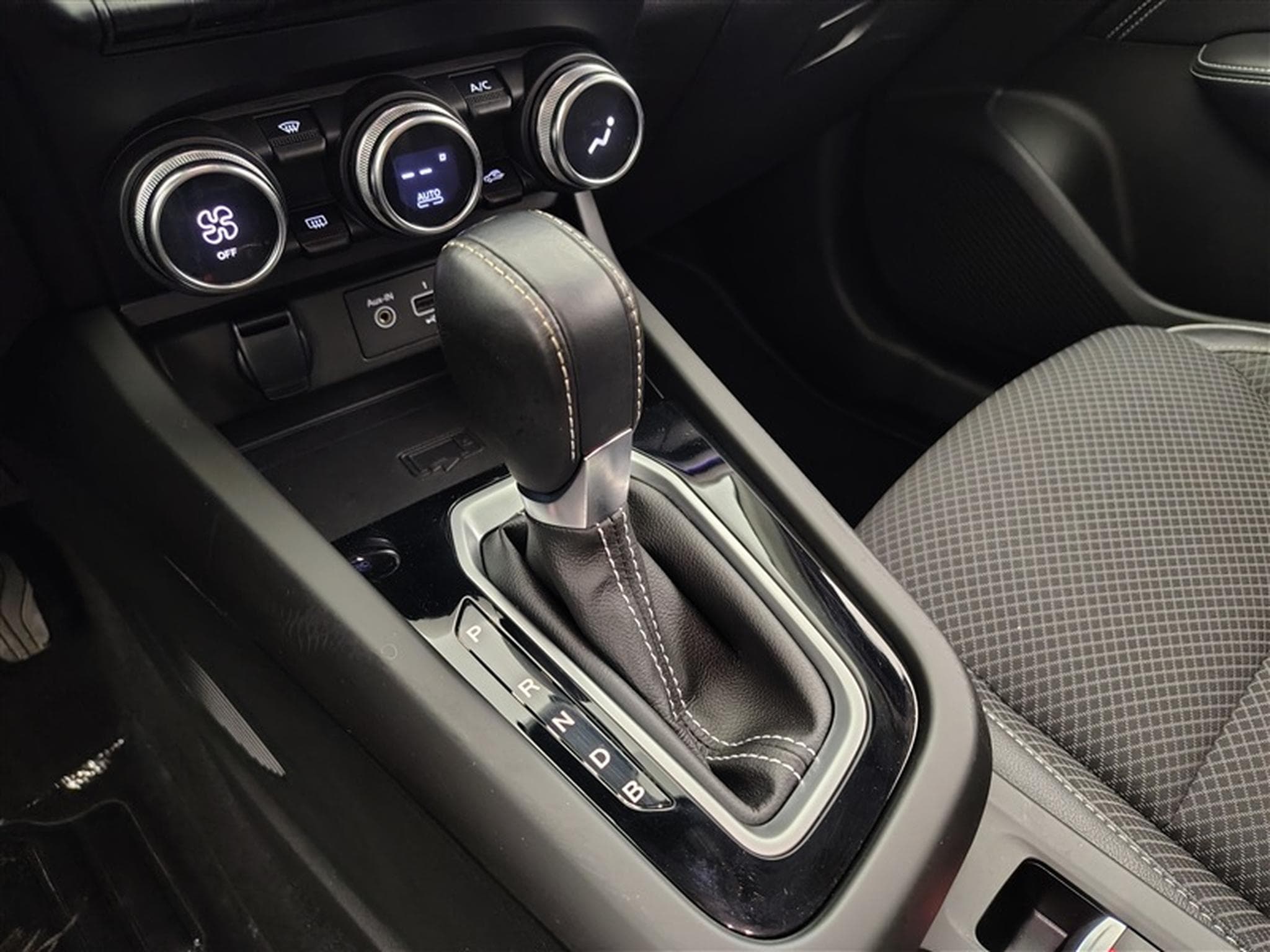 Renault Arkana E-TECH 1.6i Techno (2023) - Photo 12