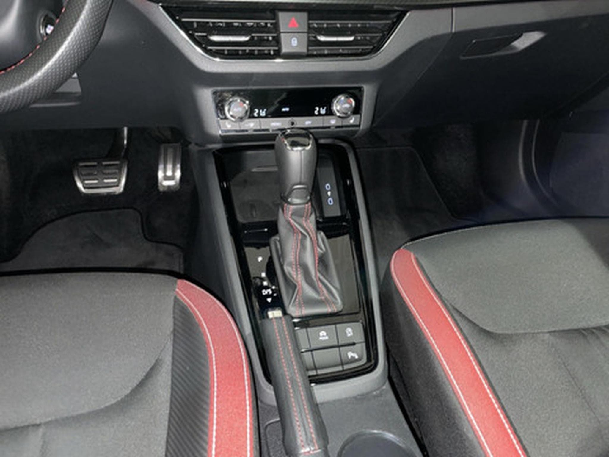Skoda Kamiq 1.5 TSI 110kW DSG Monte Carlo (2020) - Photo 10
