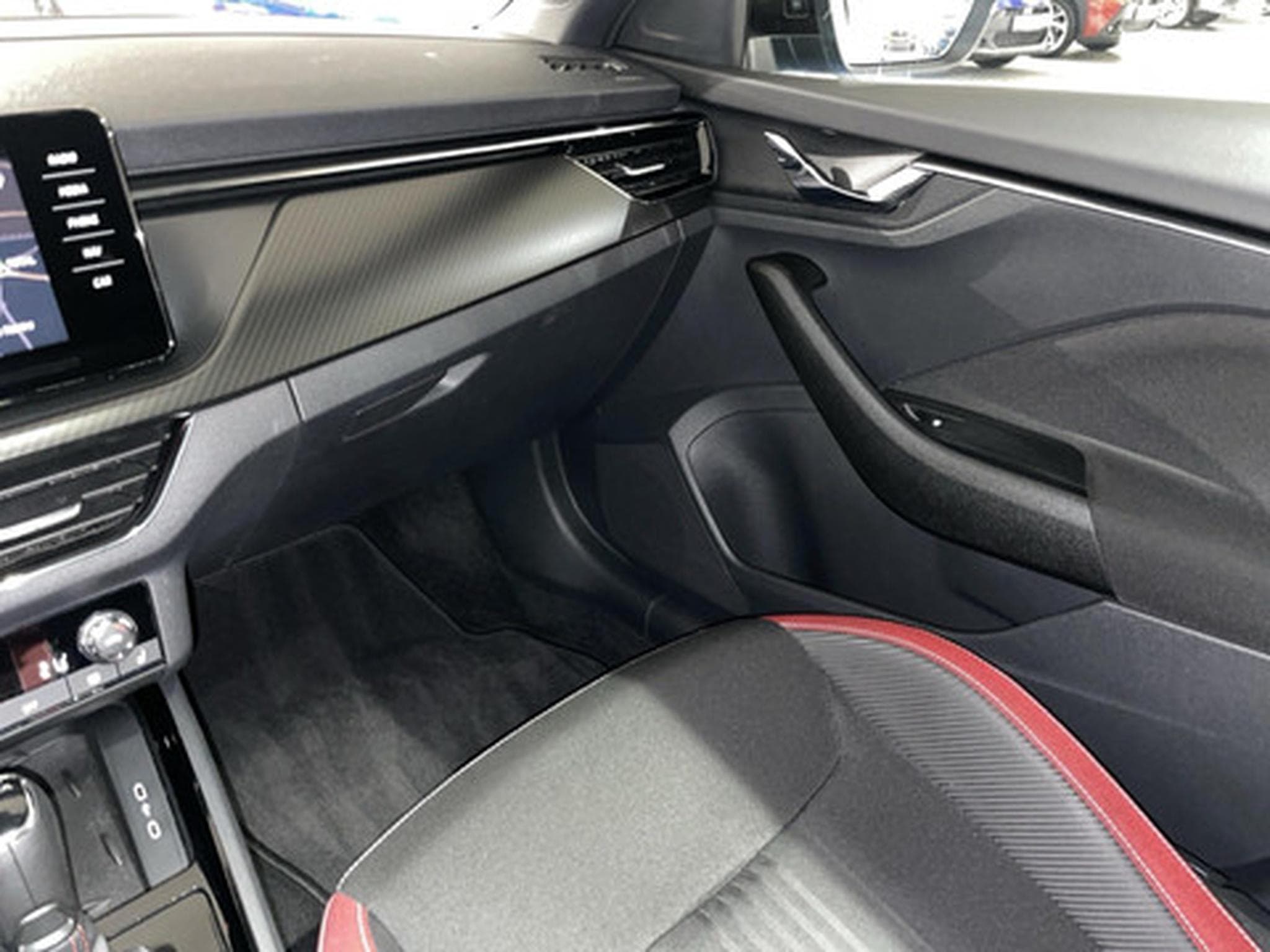 Skoda Kamiq 1.5 TSI 110kW DSG Monte Carlo (2020) - Photo 9