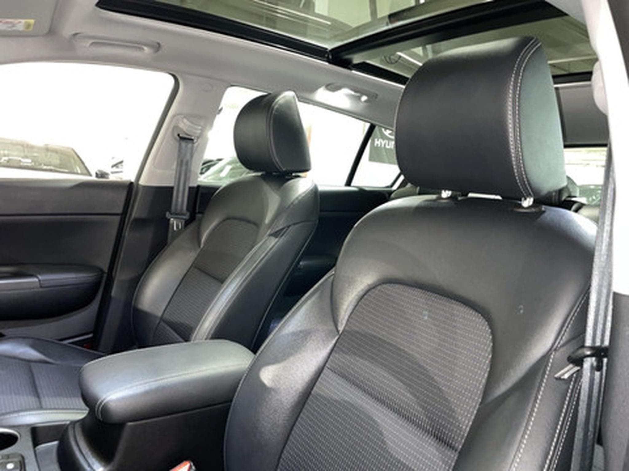 Kia Sportage 1.6 CRDi 136 7DCT ISG (2021) - Photo 13