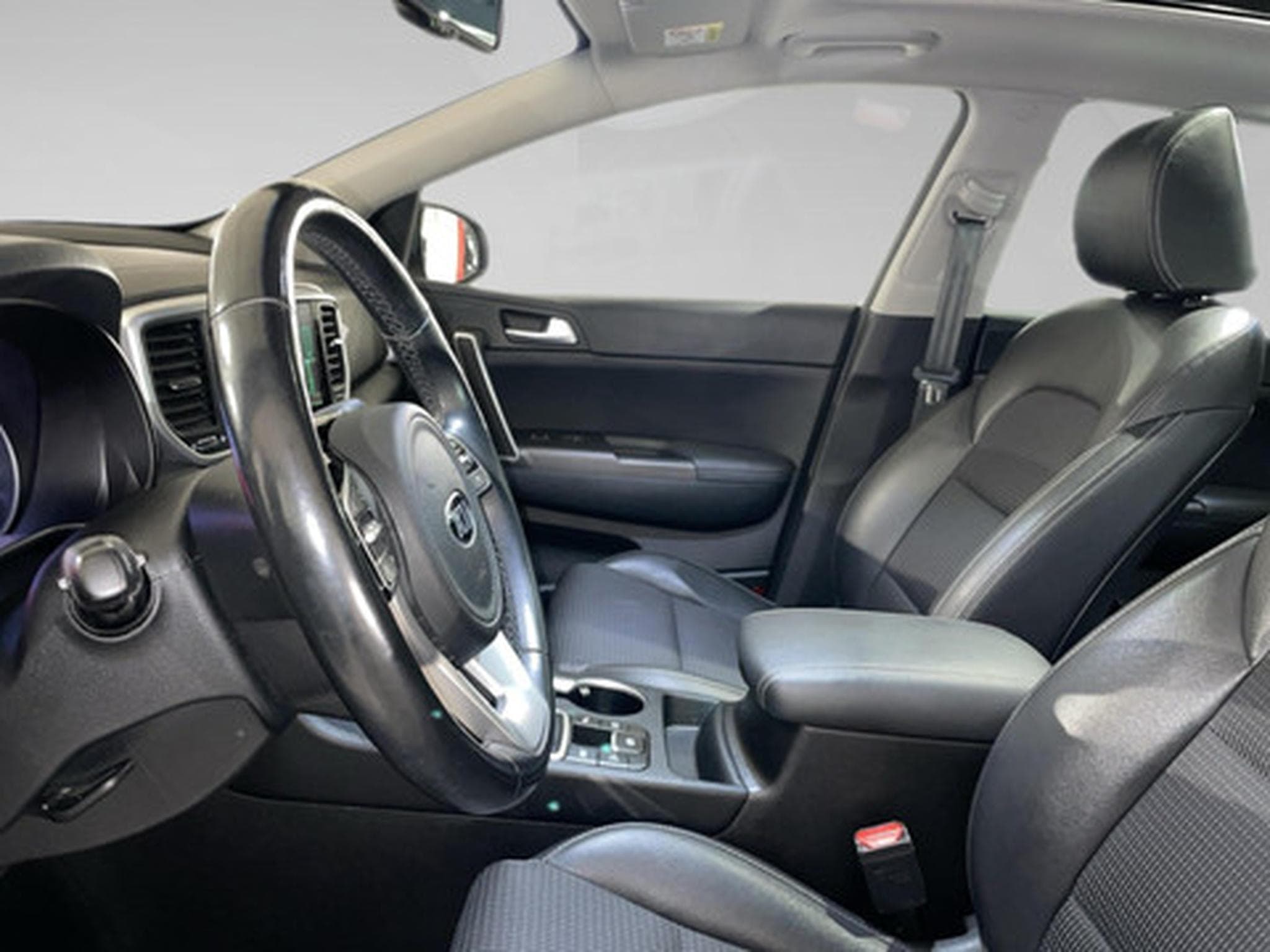 Kia Sportage 1.6 CRDi 136 7DCT ISG (2021) - Photo 4